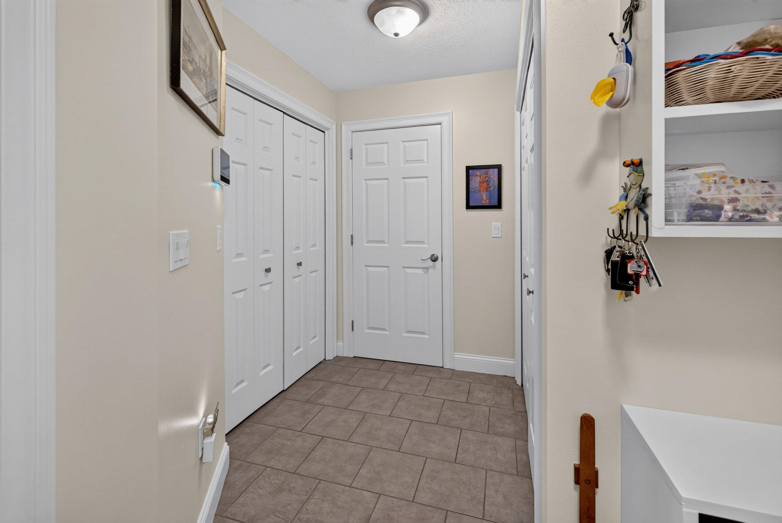 1 BD, 1 BA In-law above garage.