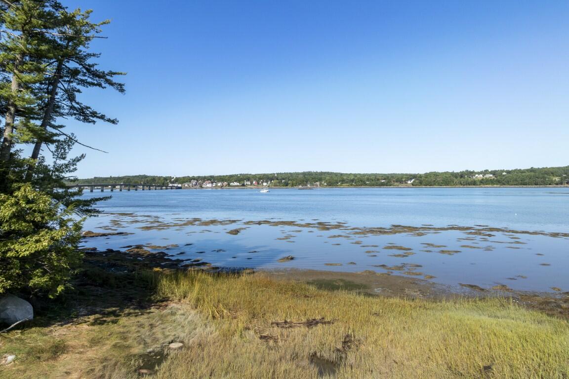 48 US Route 1, Edgecomb, ME, 04556