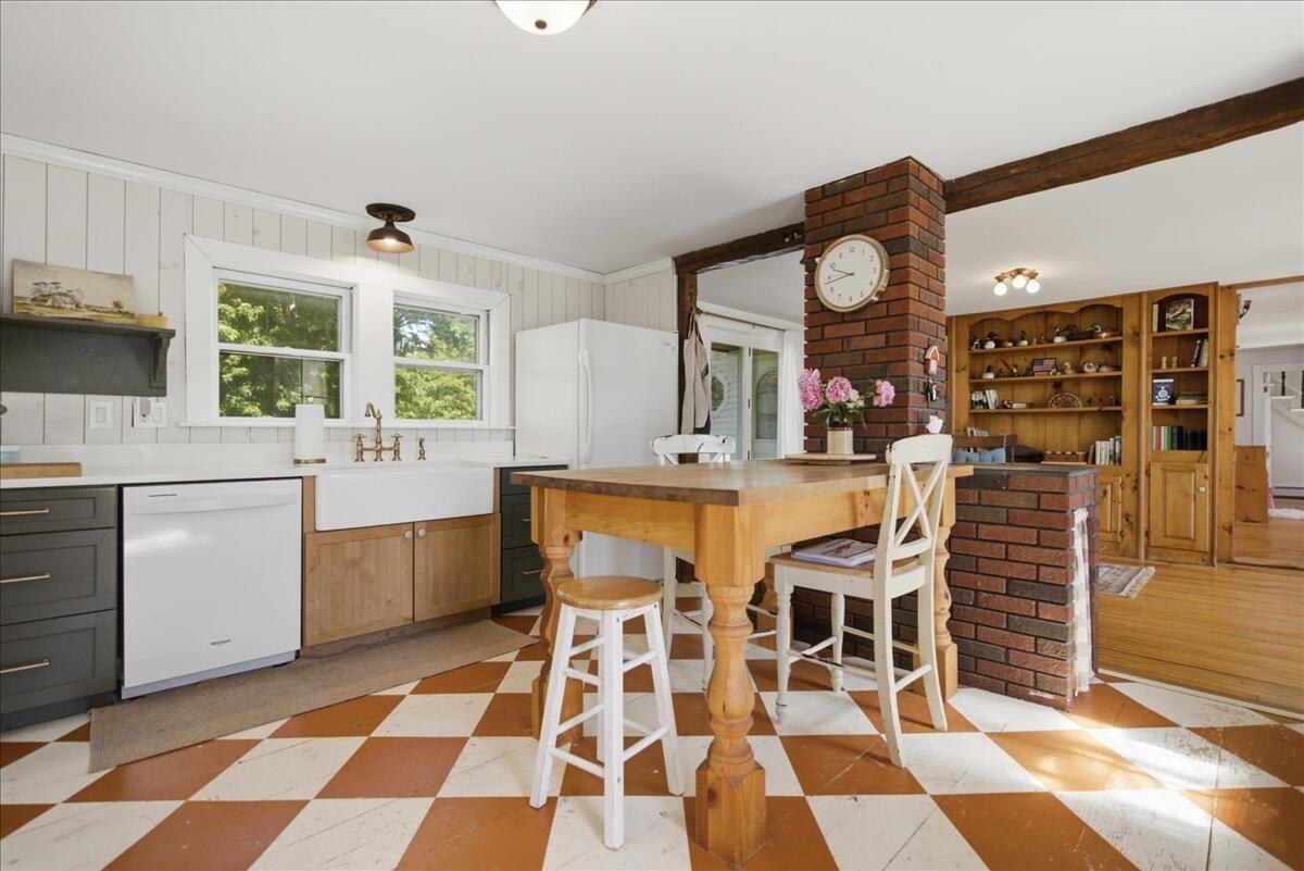 Newly updated kitchen!