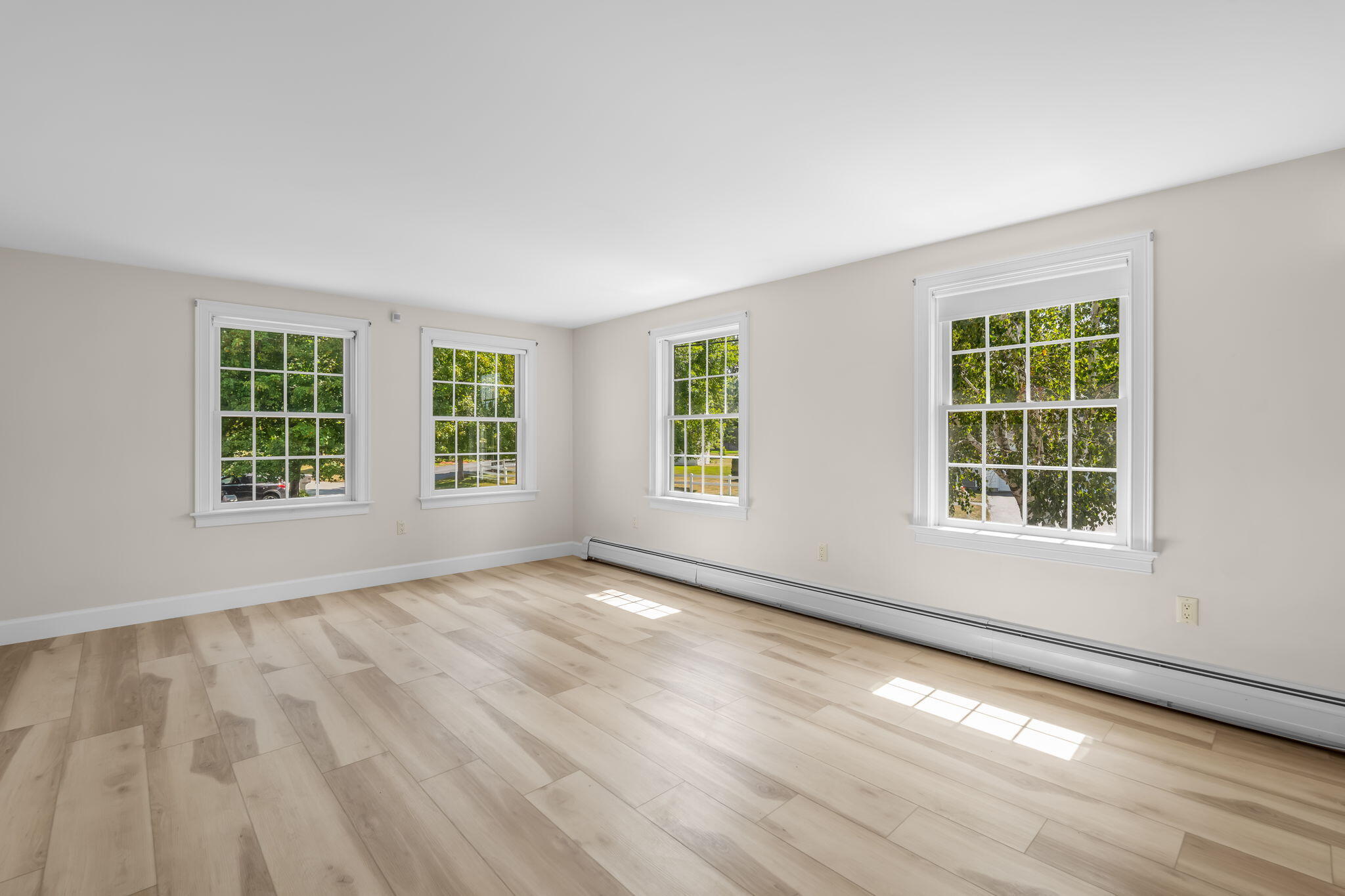 50 Laurel Circle, Bangor, ME 04401 Living room