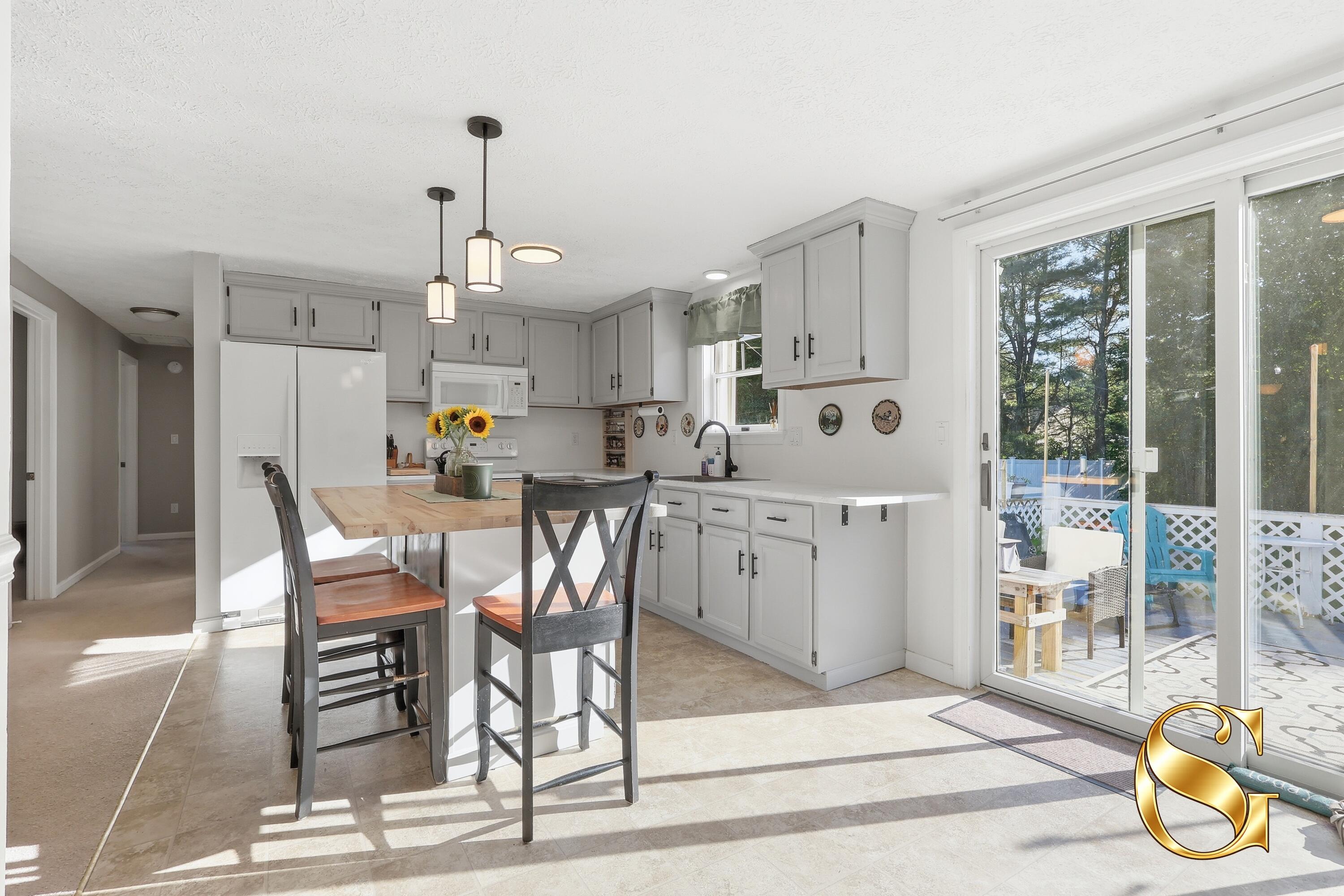 16 Coville Road, Topsham, ME 04086 19