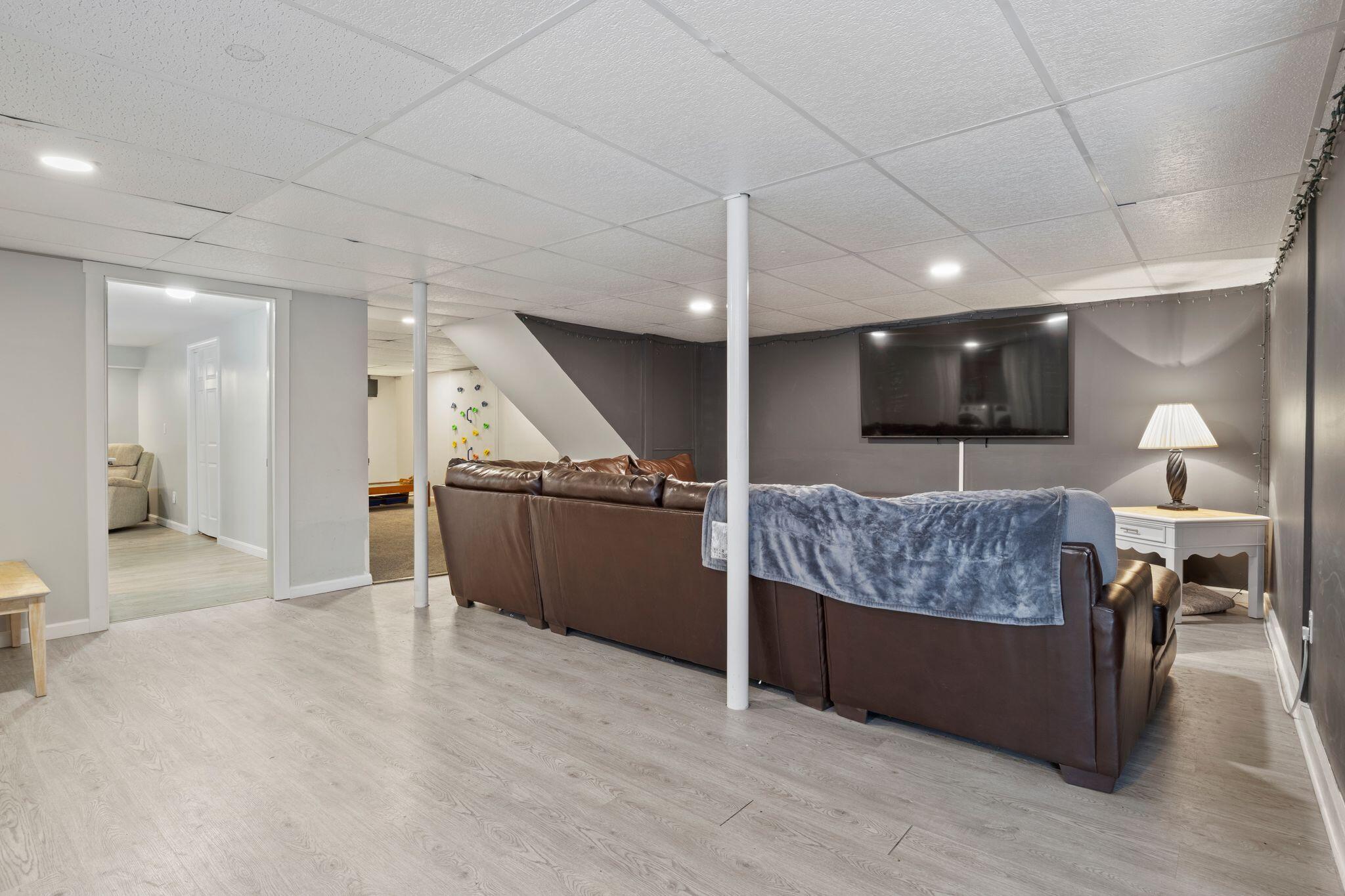 15 Monroe Drive, Naples, ME, 04055