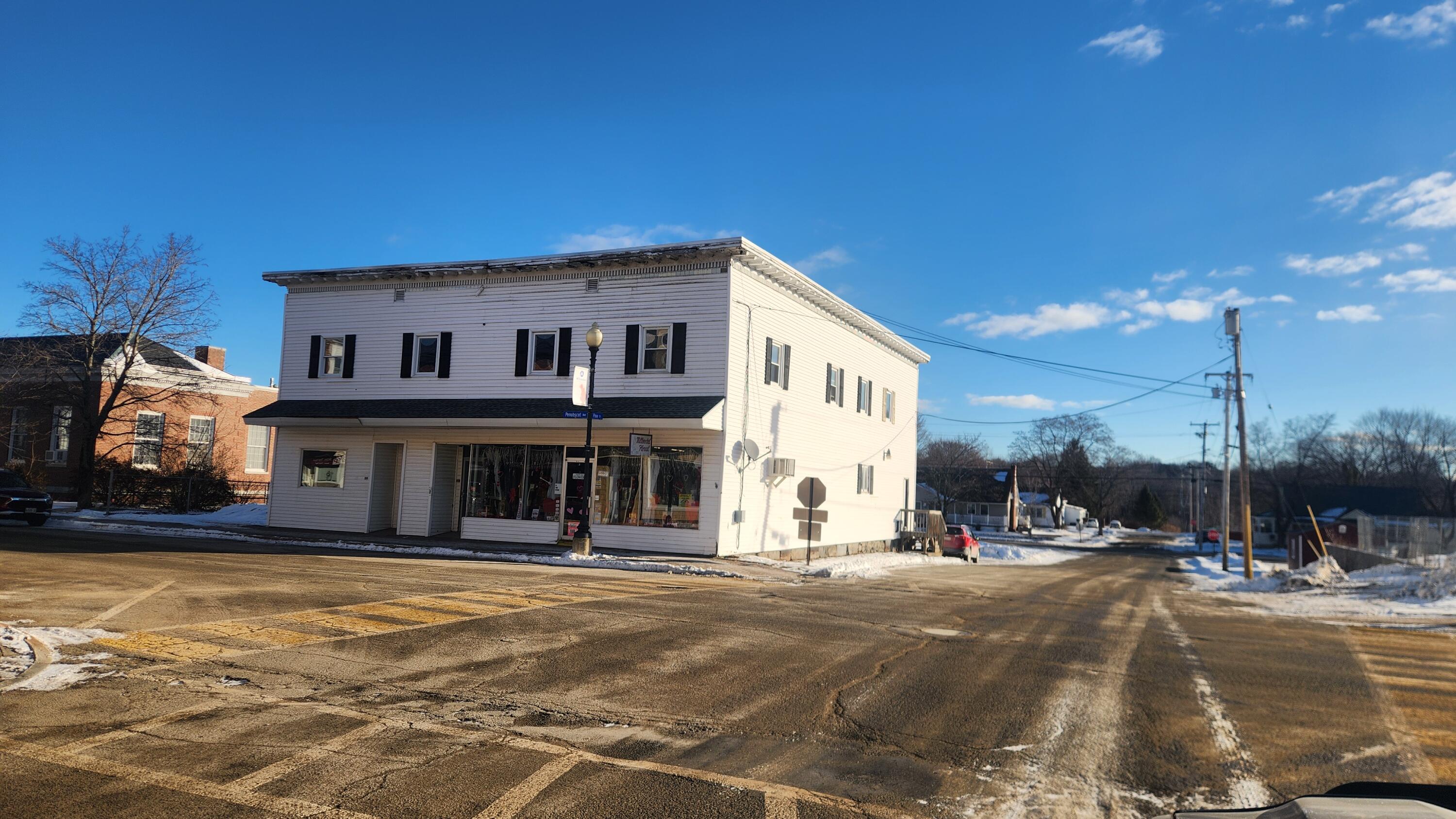 97 Penobscot Avenue, Millinocket, ME, 04462