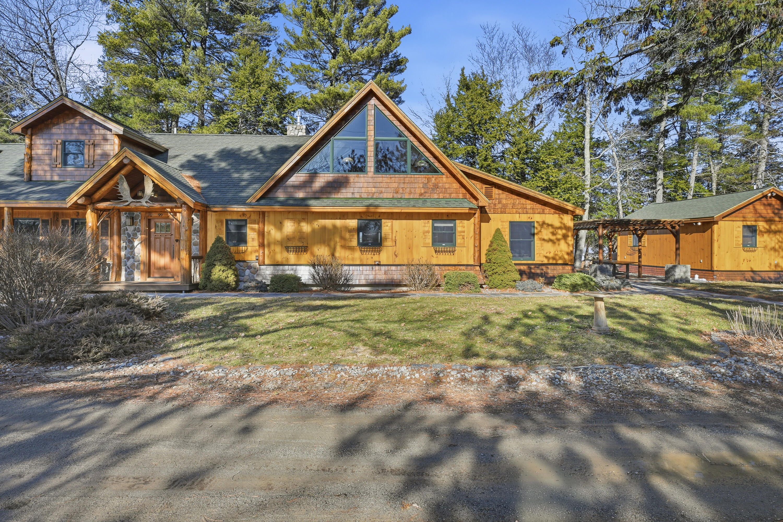 99 Abena Shores, Belgrade, ME, 04917