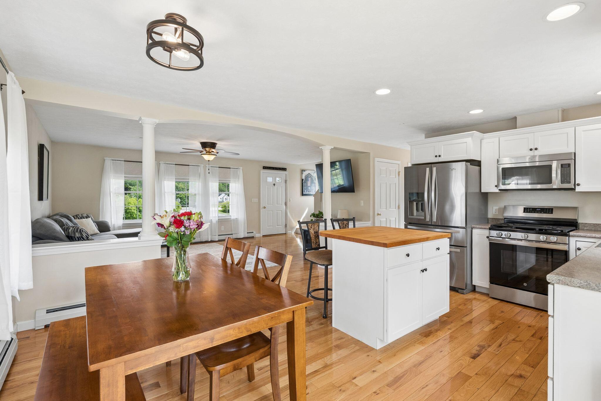 Kitchen & Dining Area