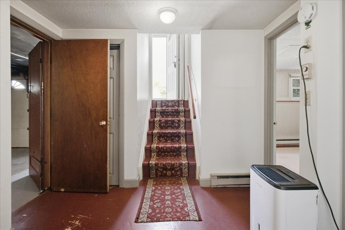 2 Quaker Road, Westbrook, ME 04092 29-DSC07499