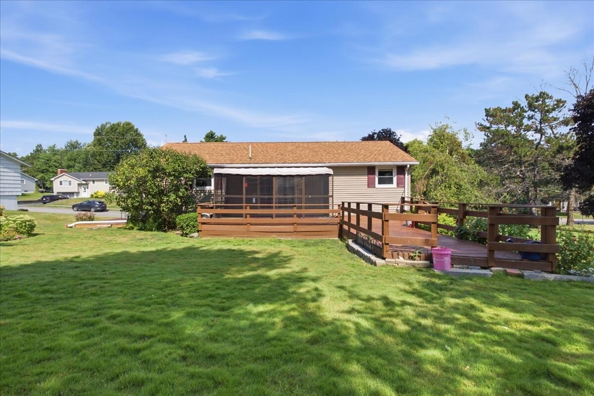 2 Quaker Road, Westbrook, ME 04092 11-DSC07562