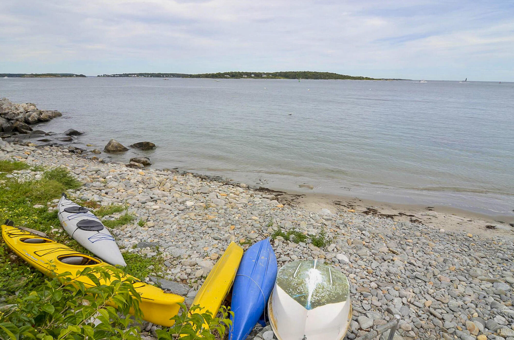 44 Warren Avenue, Cape Elizabeth, ME 04107 Cliff House Beach