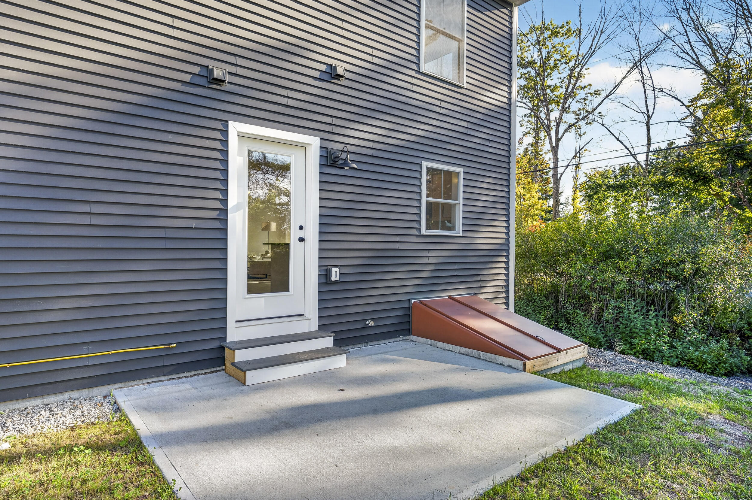 2 Dolley Farm Road 1