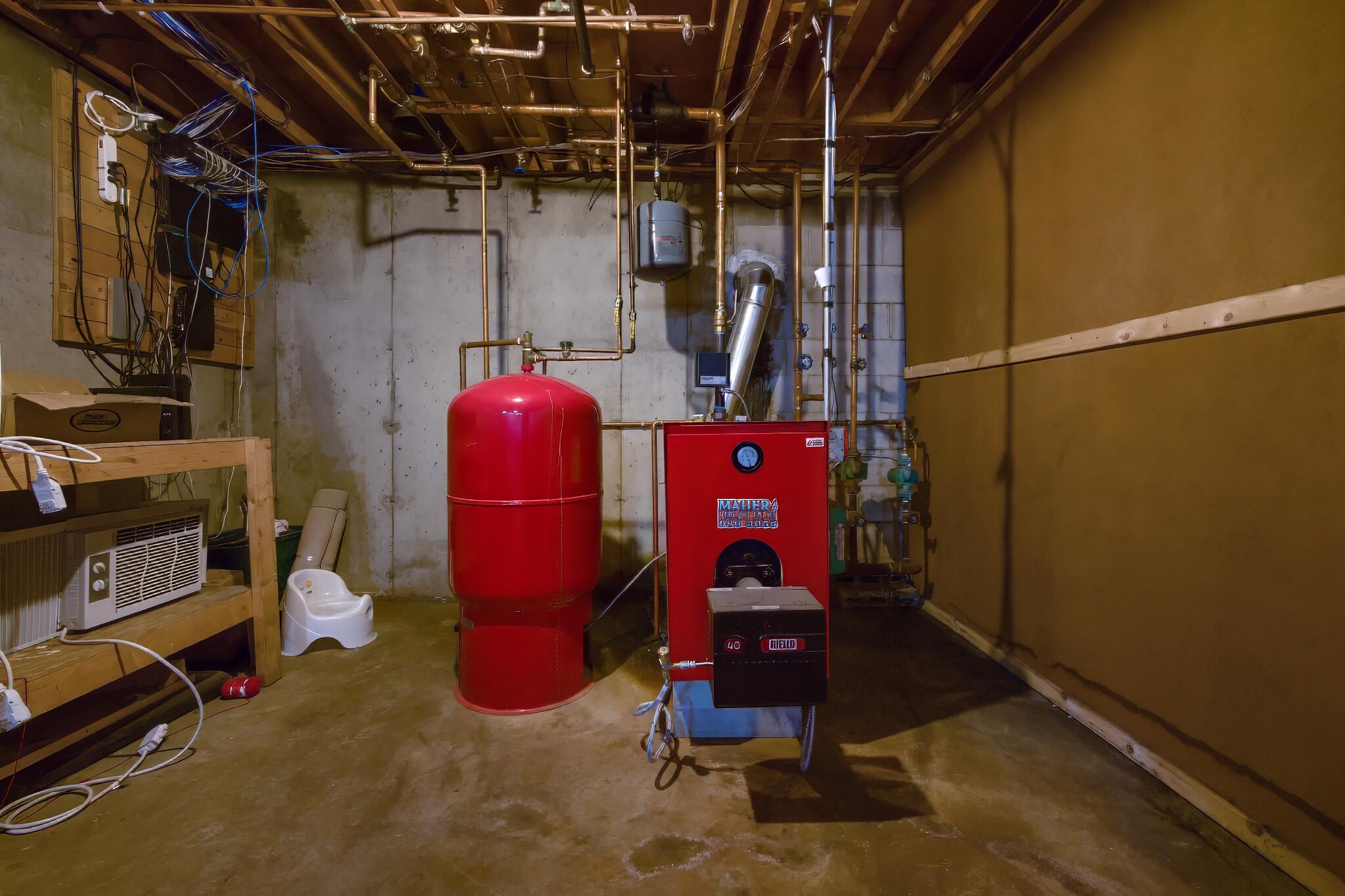 913 Essex Street, Bangor, ME, 04401