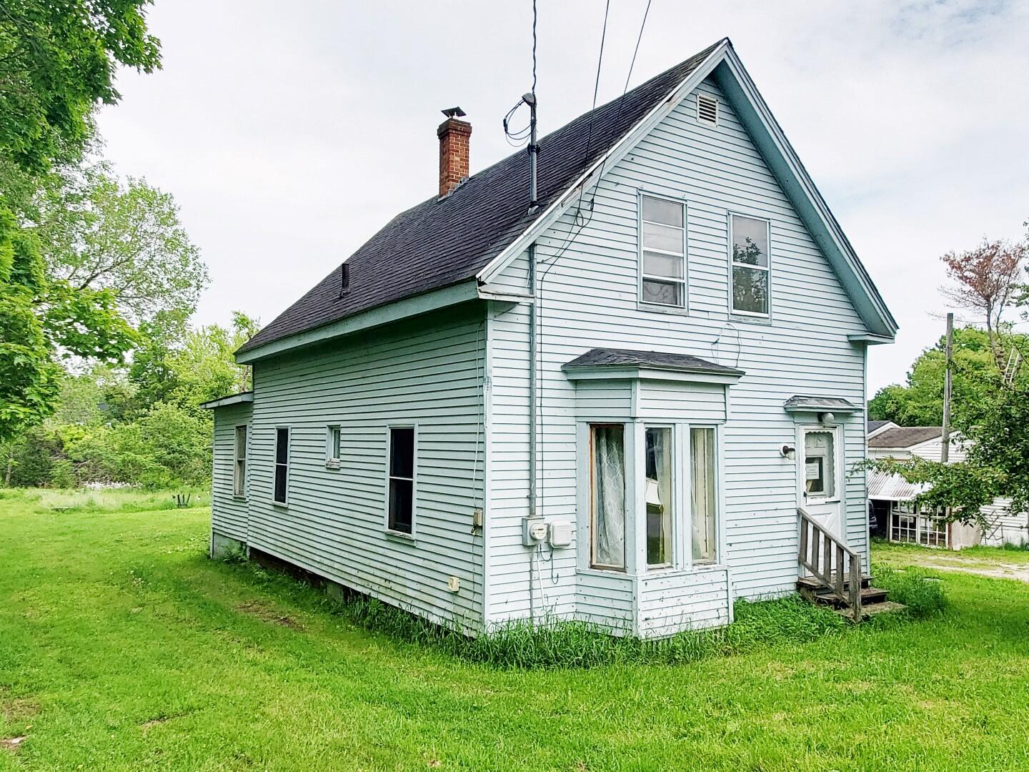 Foreclosures and fixers