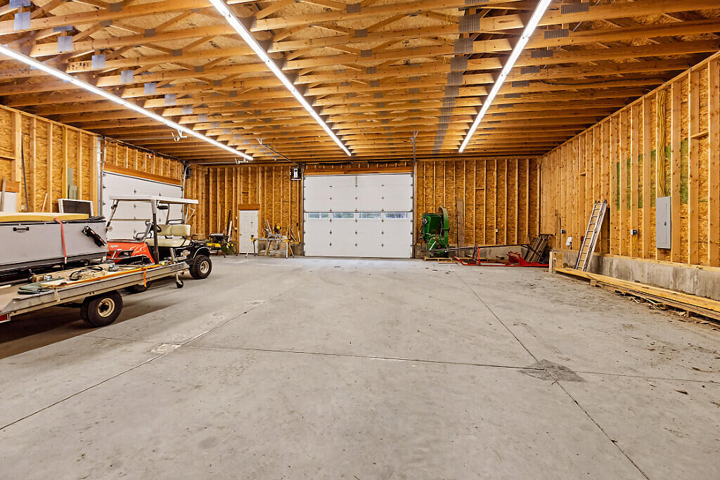 17 Aviator Place, Oakland, ME, 04963