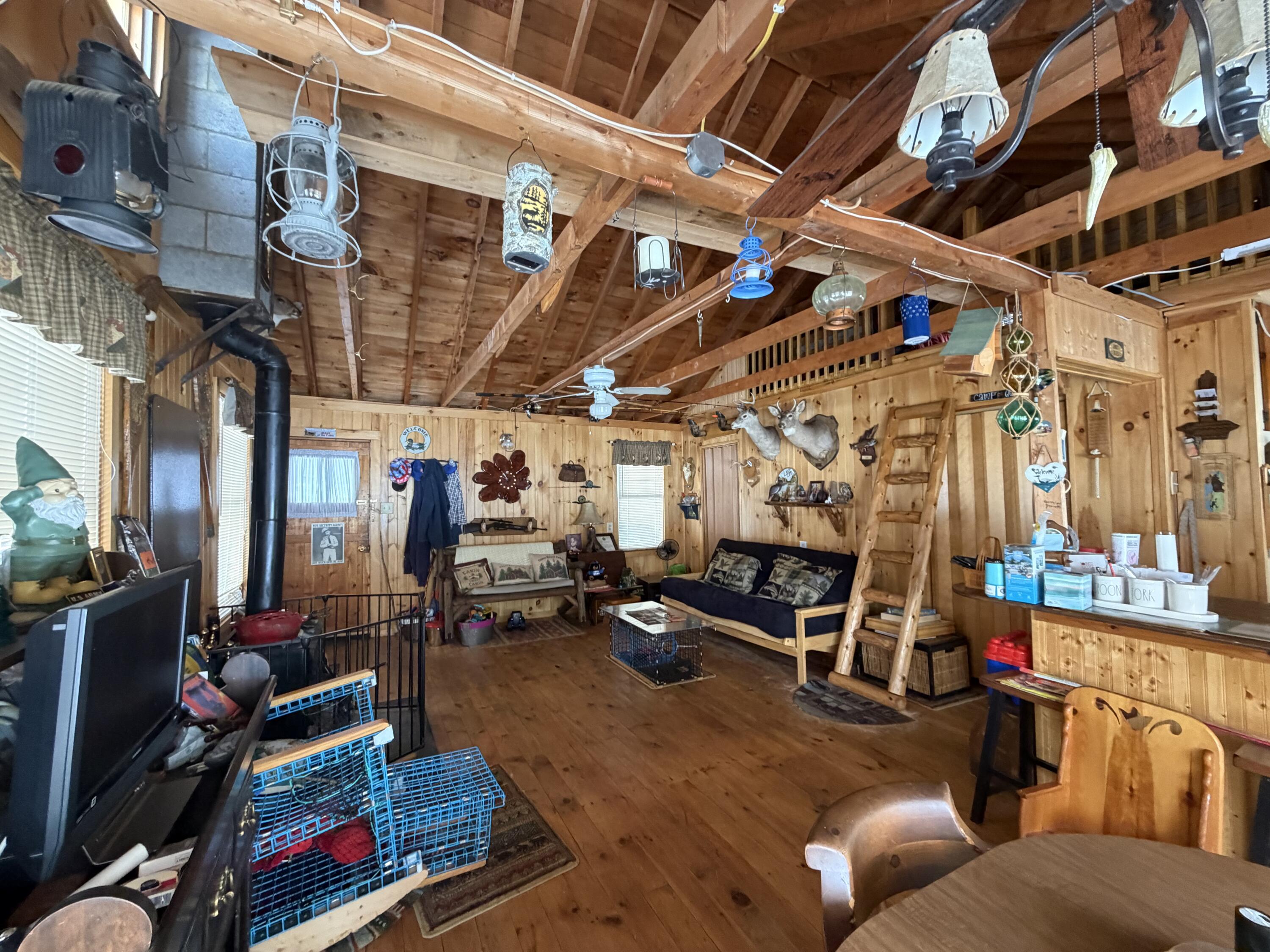 76 Hoover Lane, Lincoln, ME, 04457