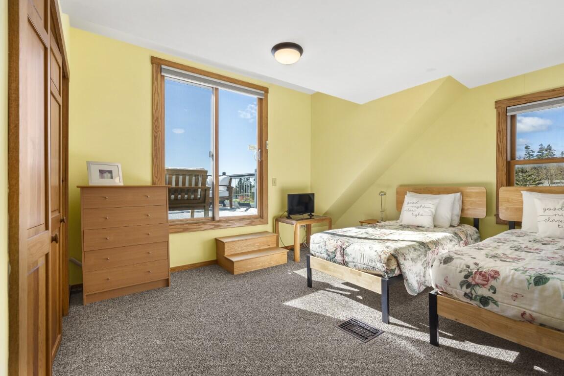 22 Gray Road, Southport, ME, 04576