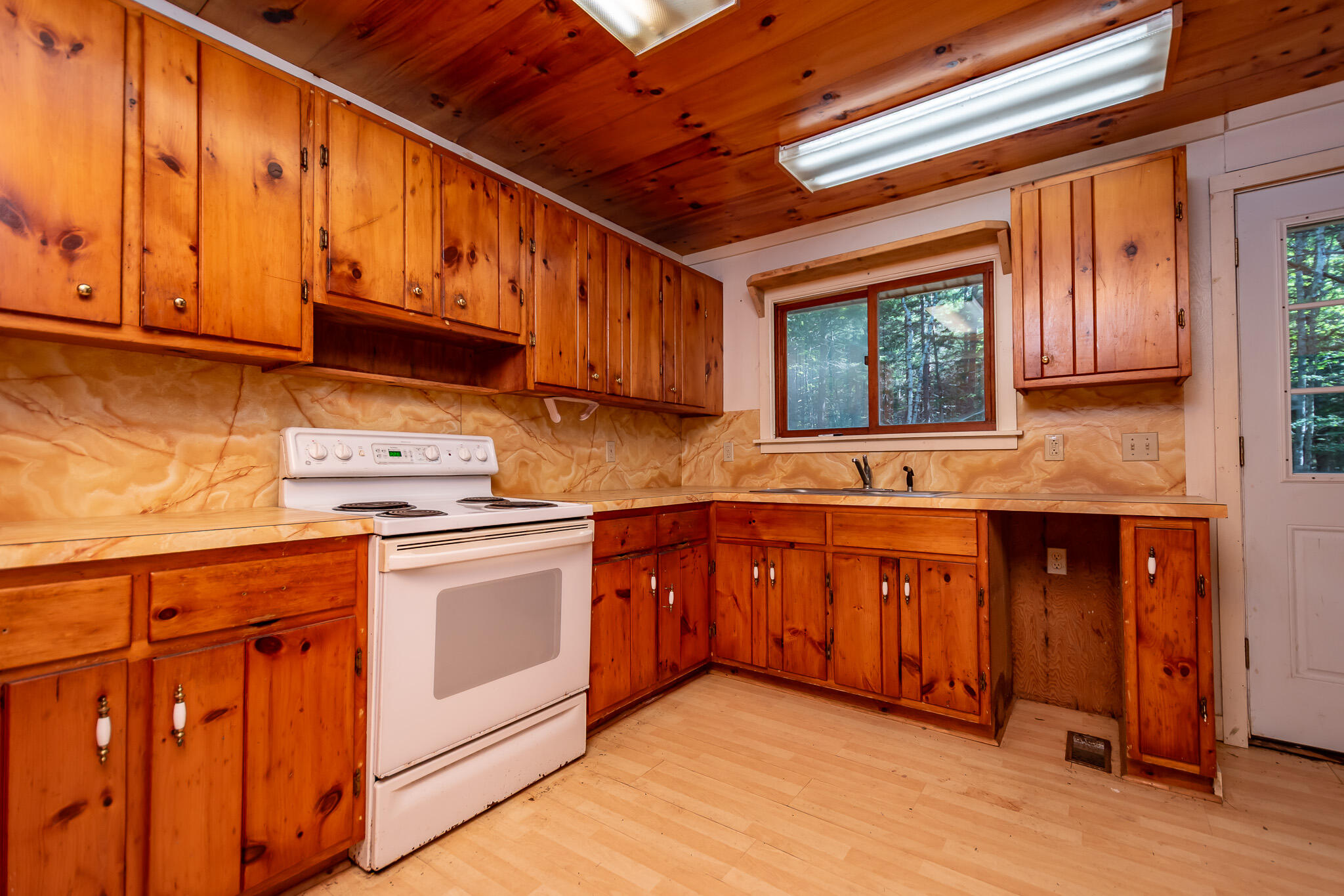 14 Pinkie Lane, Southport, ME, 04576