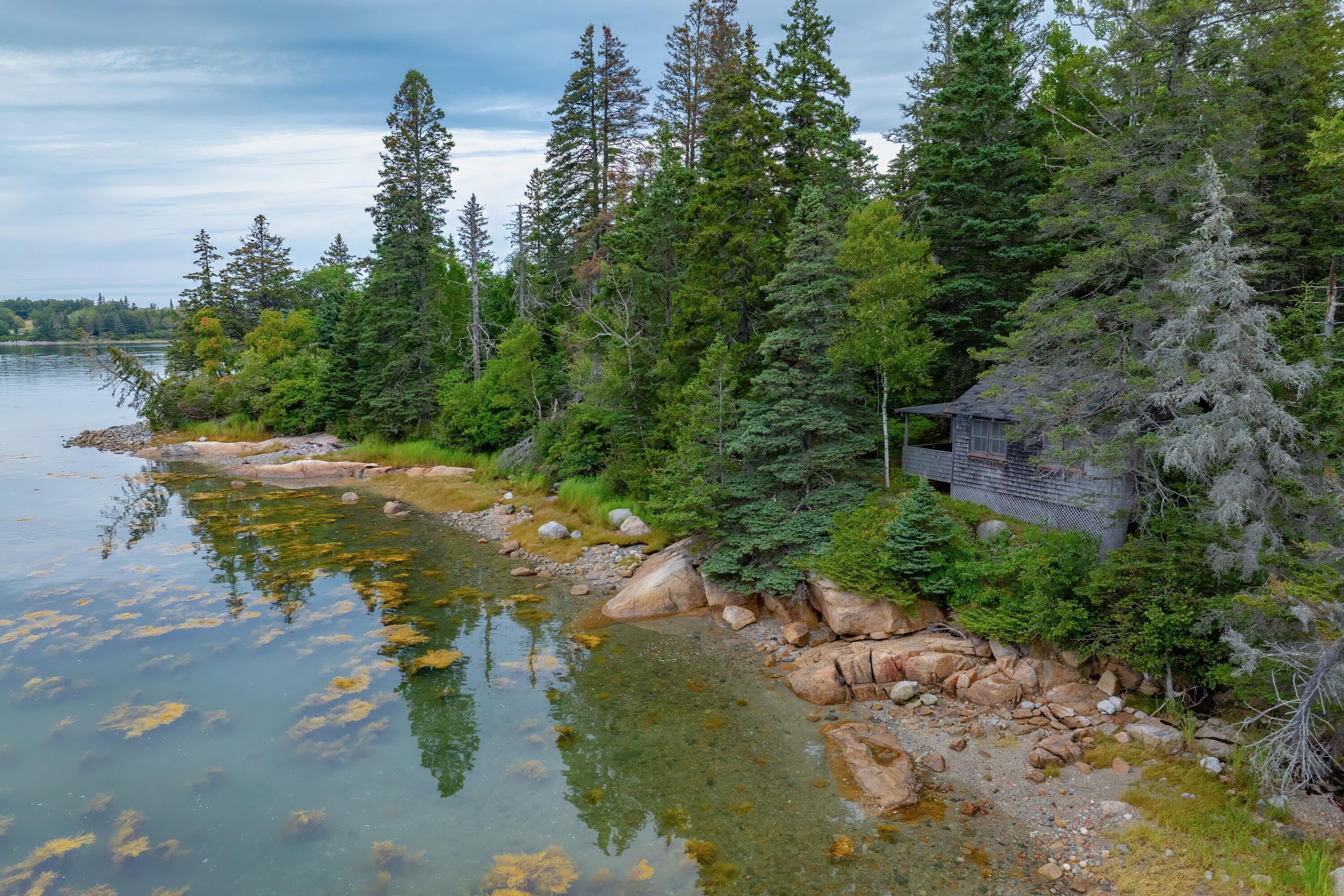 163 Back Road, Brooklin, ME 04616 Studio