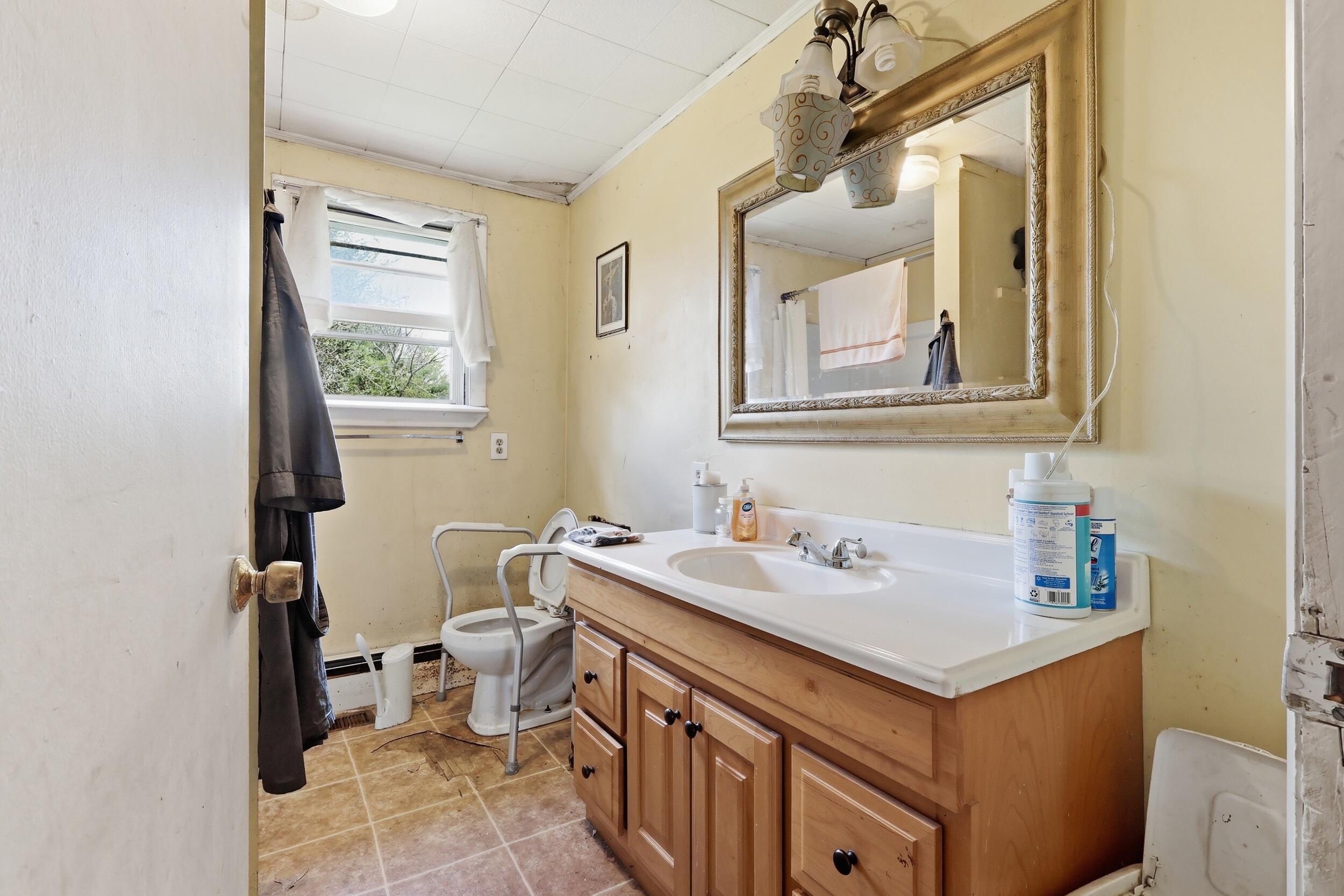 392 Elm Street, Mechanic Falls, ME, 04256