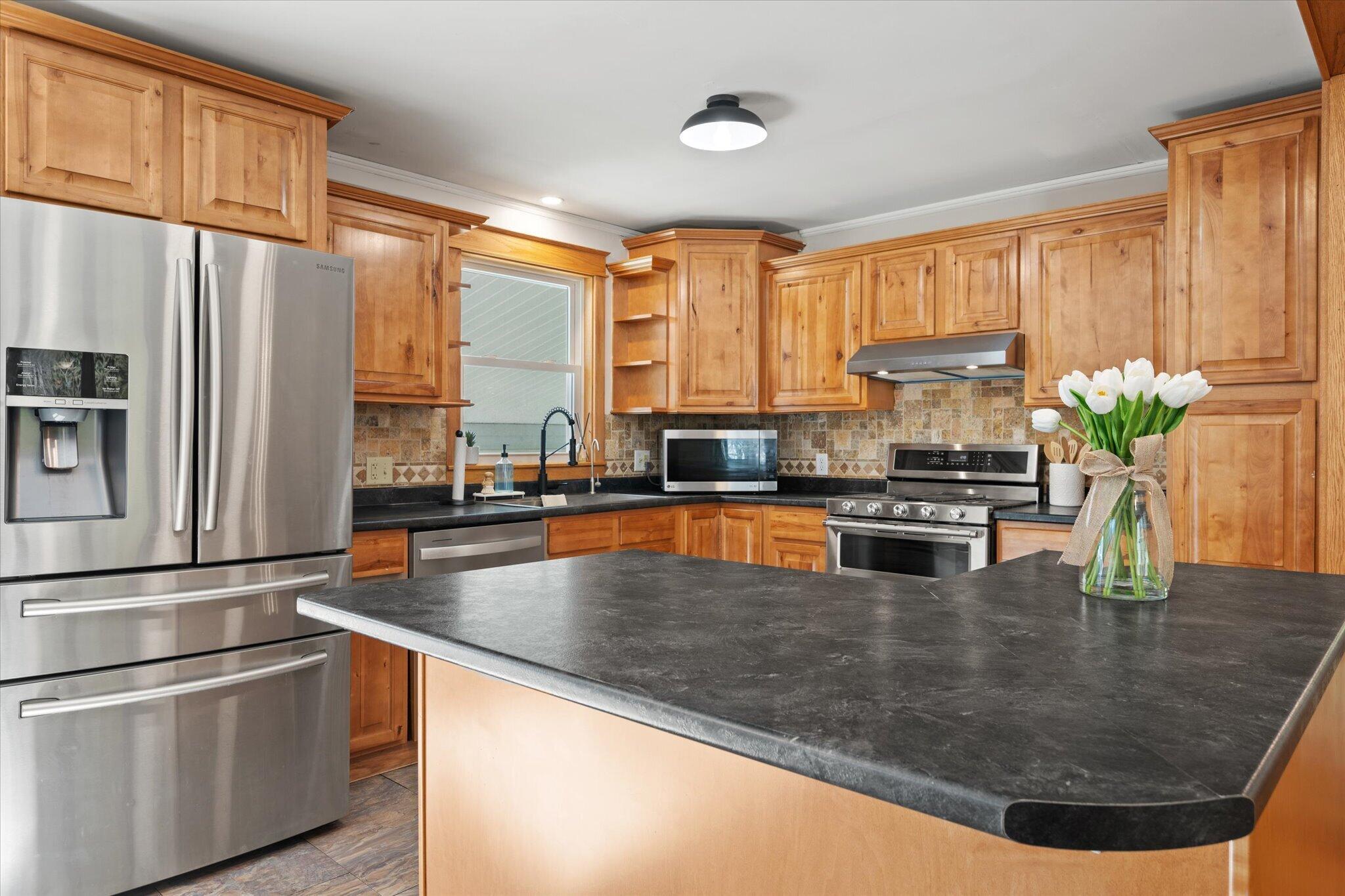 32 Charles Drive, Holden, ME, 04429