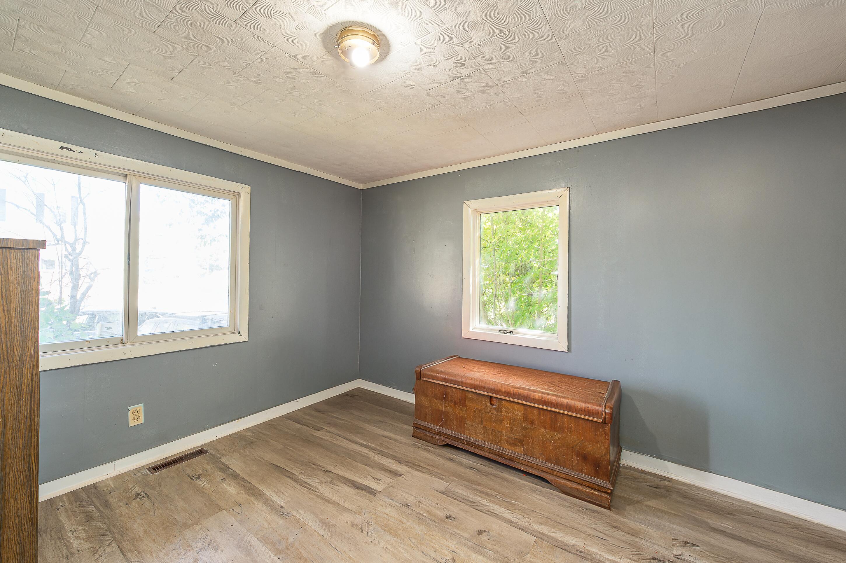 23 Osgood Avenue, Mexico, ME, 04257