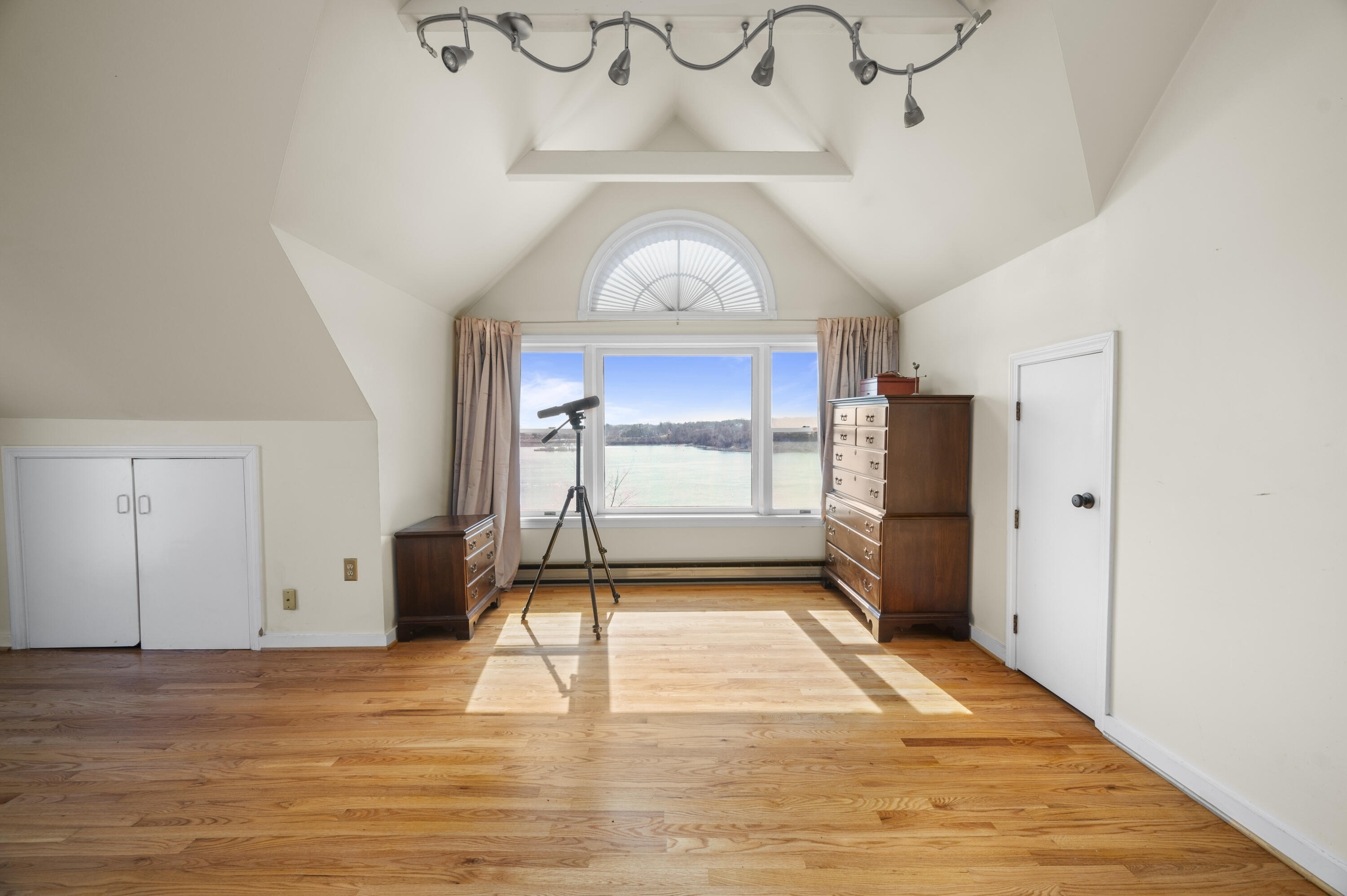 30 Bridge Street, Kittery, ME, 03904