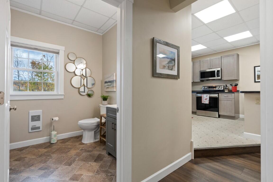 43 Oak Street, Boothbay Harbor, ME, 04538