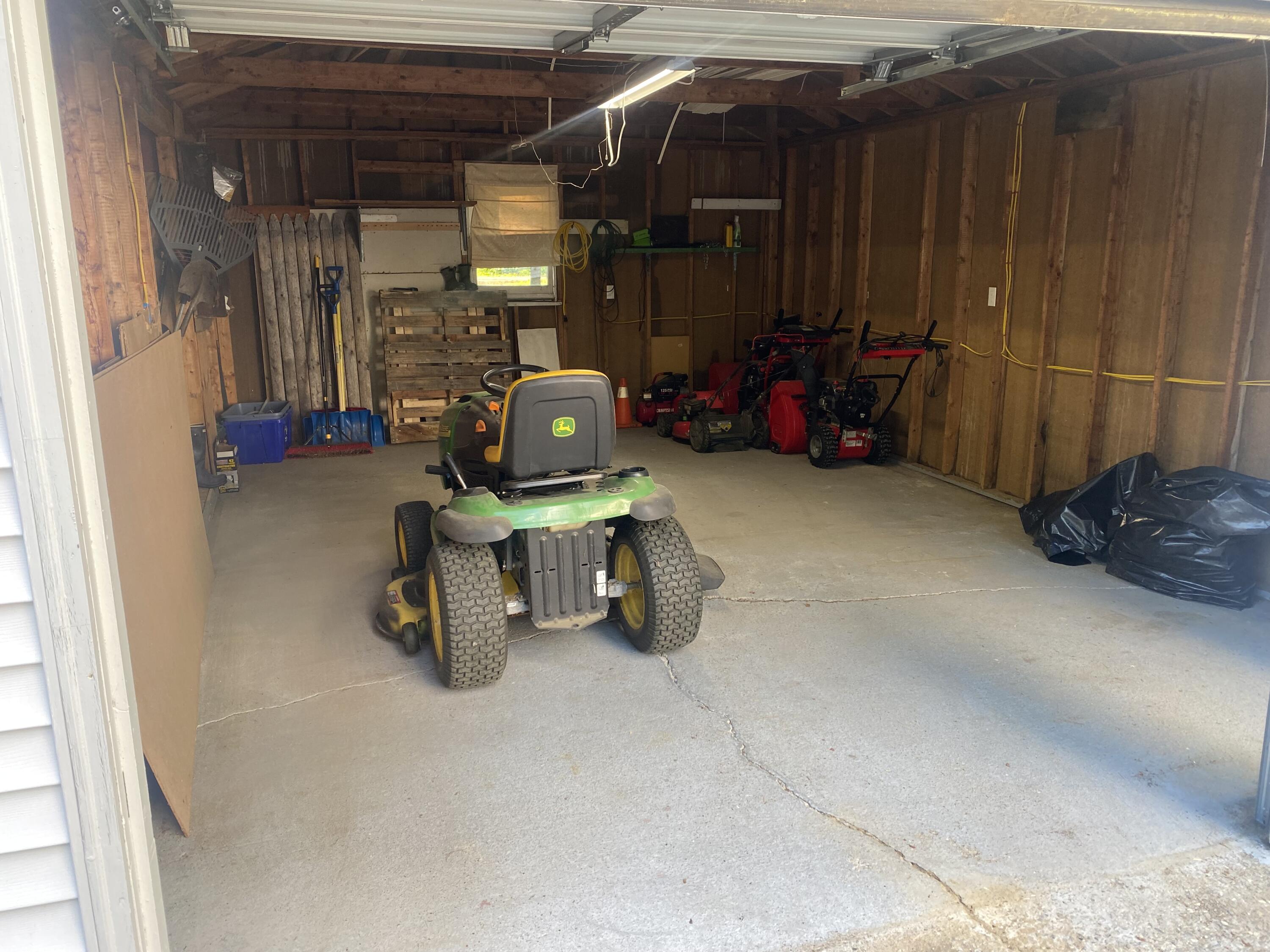 316 Canaan Road, Skowhegan, ME 04976 34 Garage