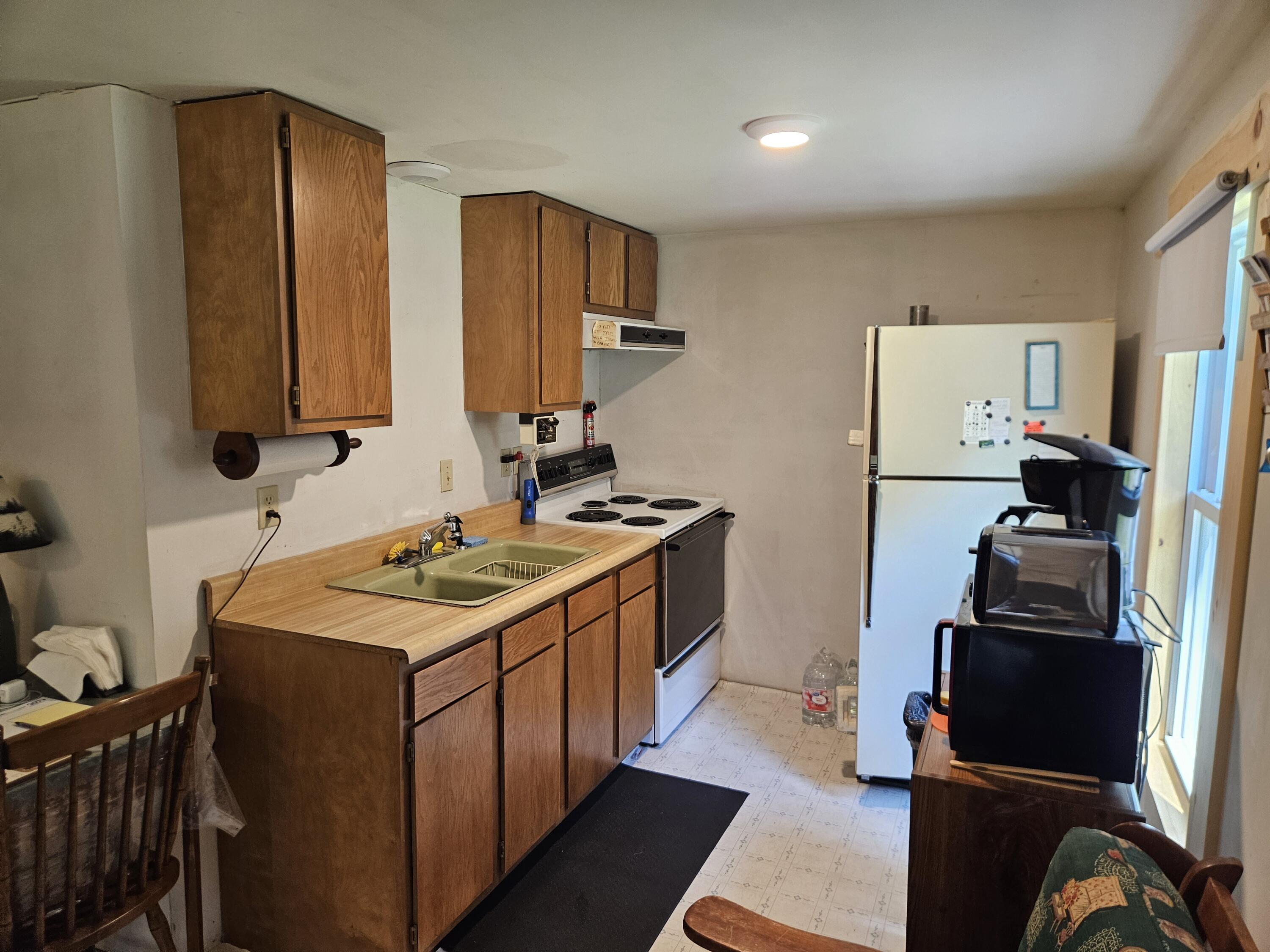 10 Moosehorn Road, Abbot, ME 04406 20260716_100256