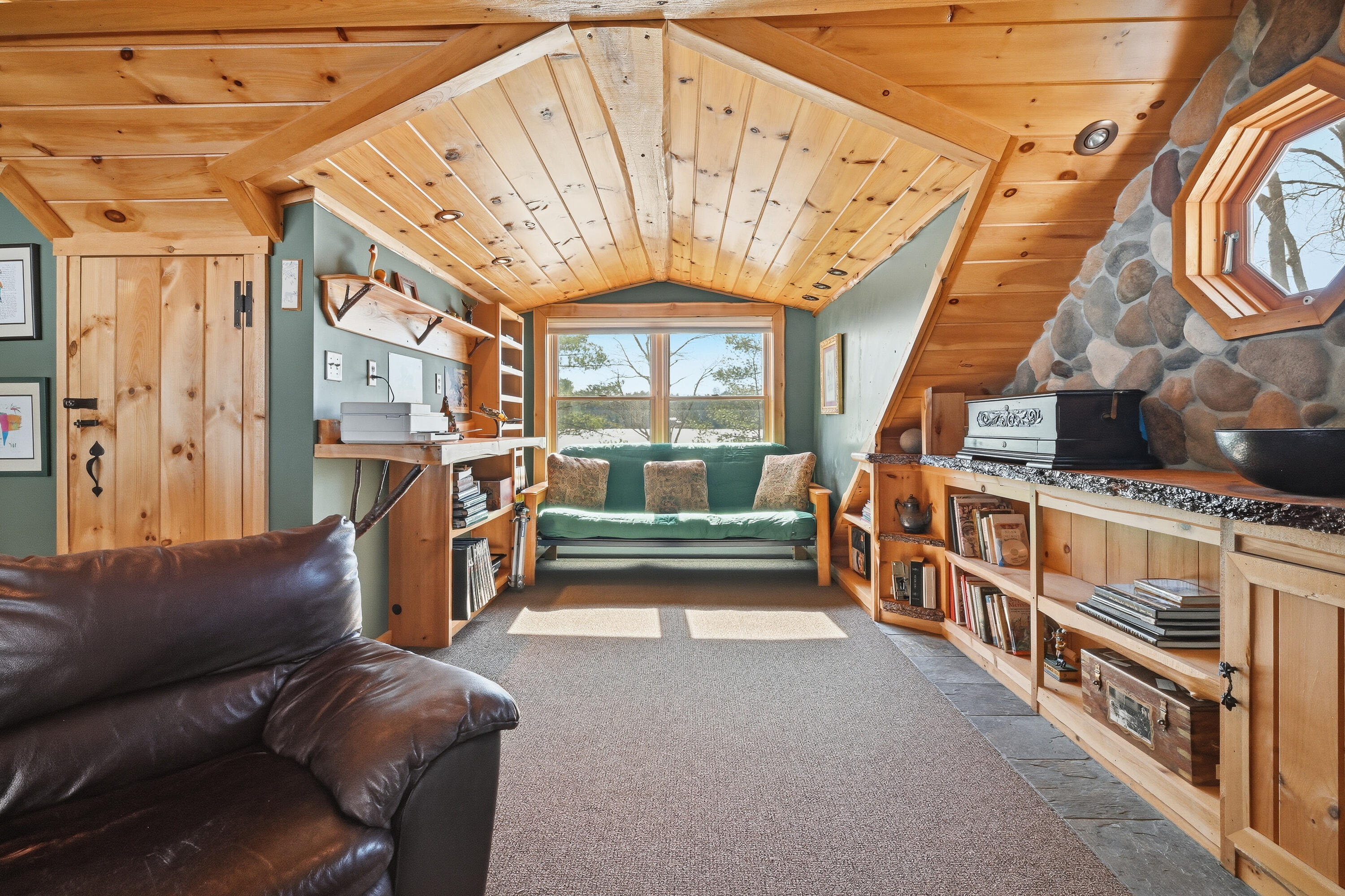 99 Abena Shores, Belgrade, ME, 04917