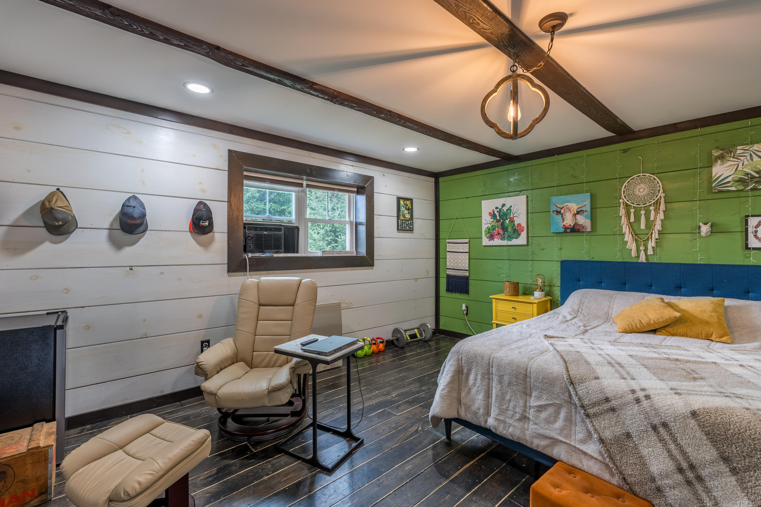 42 East Oxford Road, Paris, ME, 04281