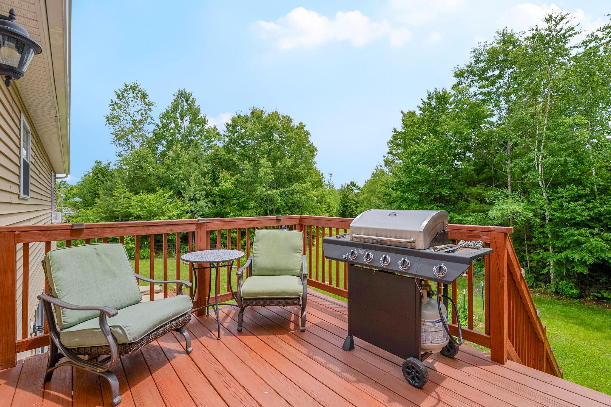 Upper level deck