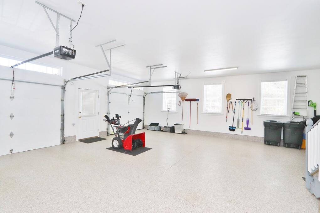 74 Town Farm Road, Hampden, ME, 04444