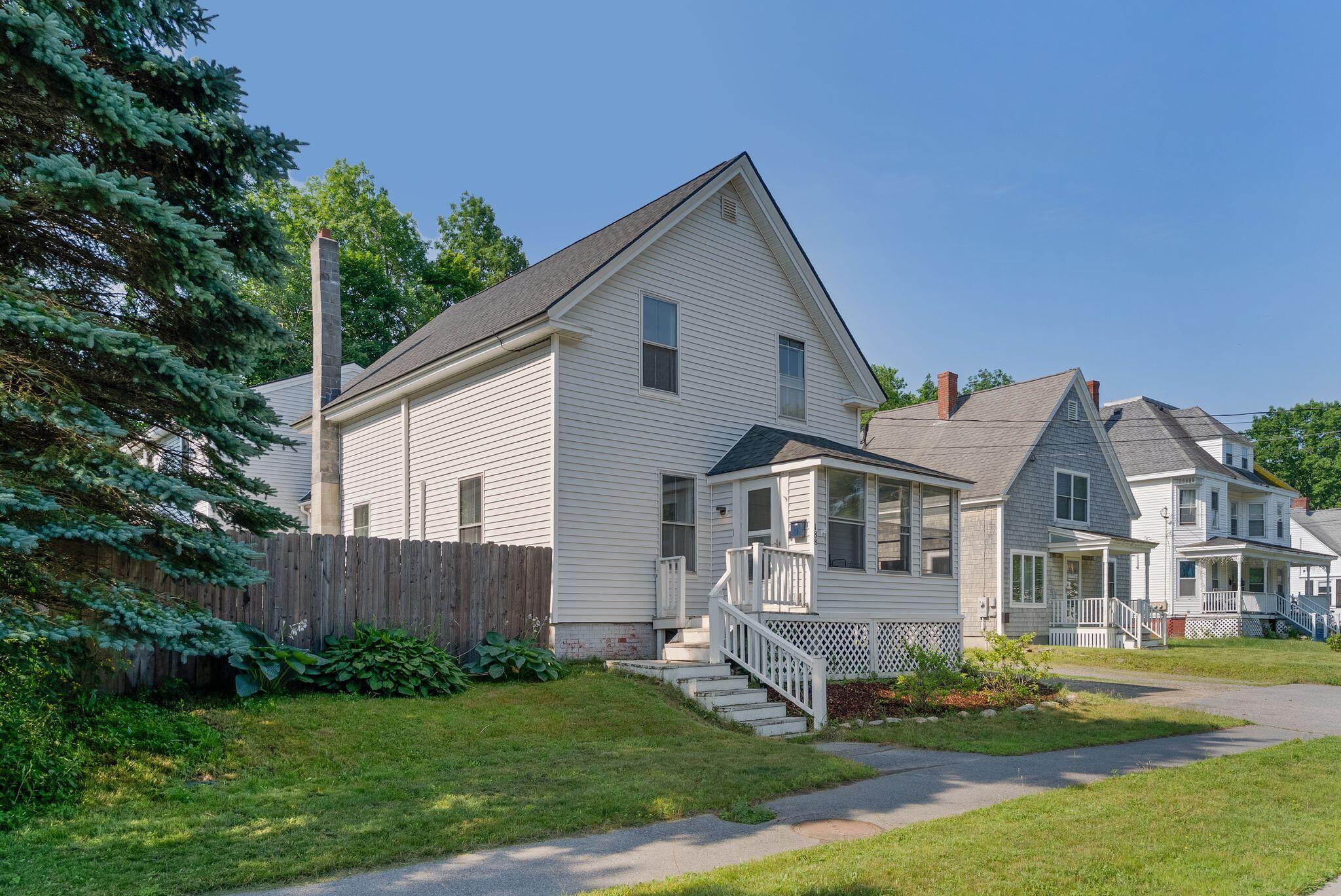 Photo of 188 North Street Bath ME 04530