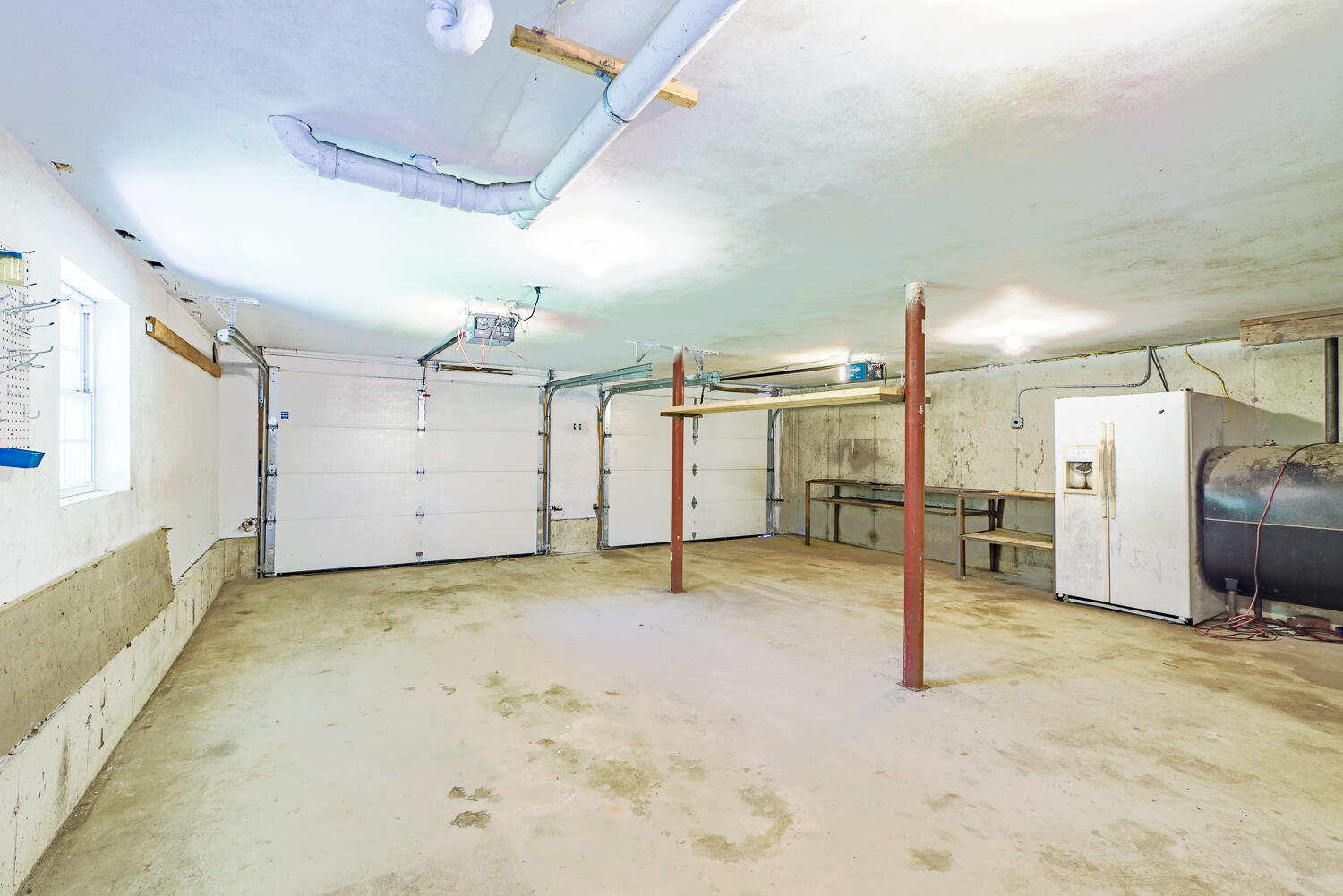 Double garage- extra fridge conveys