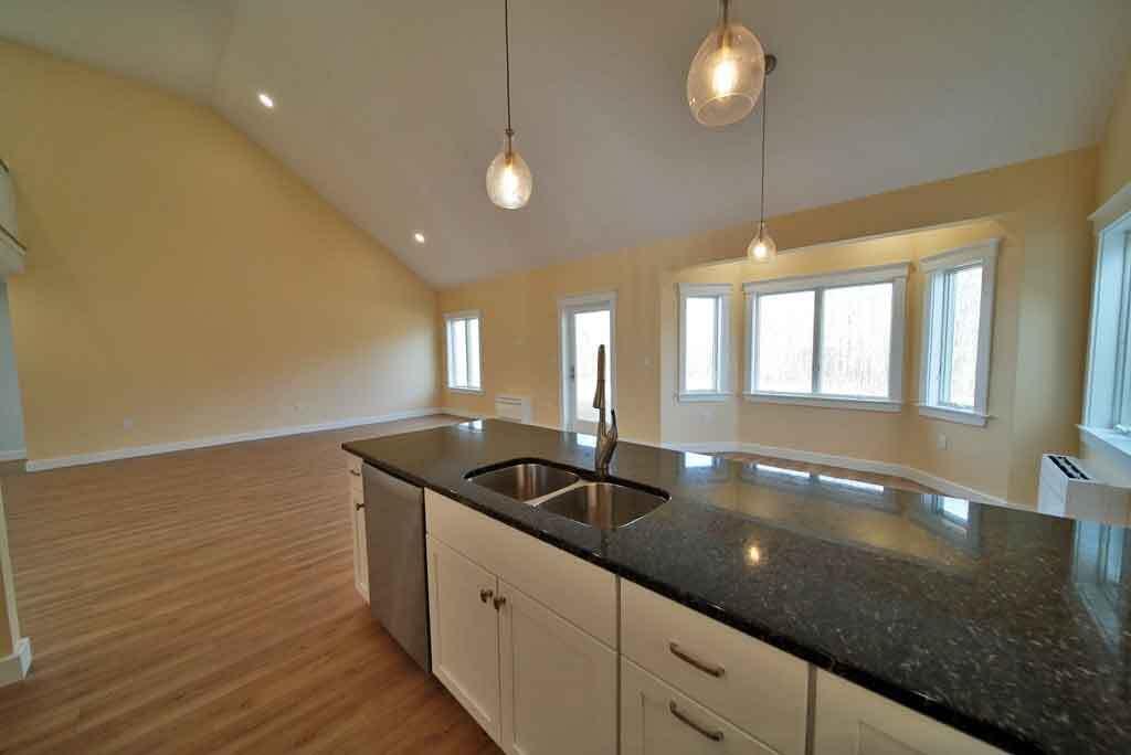 15 Lilac Lane, Houlton, ME, 04730