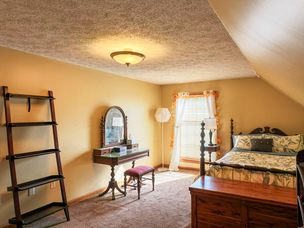 11 Kensington Terrace, Lewiston, ME, 04240