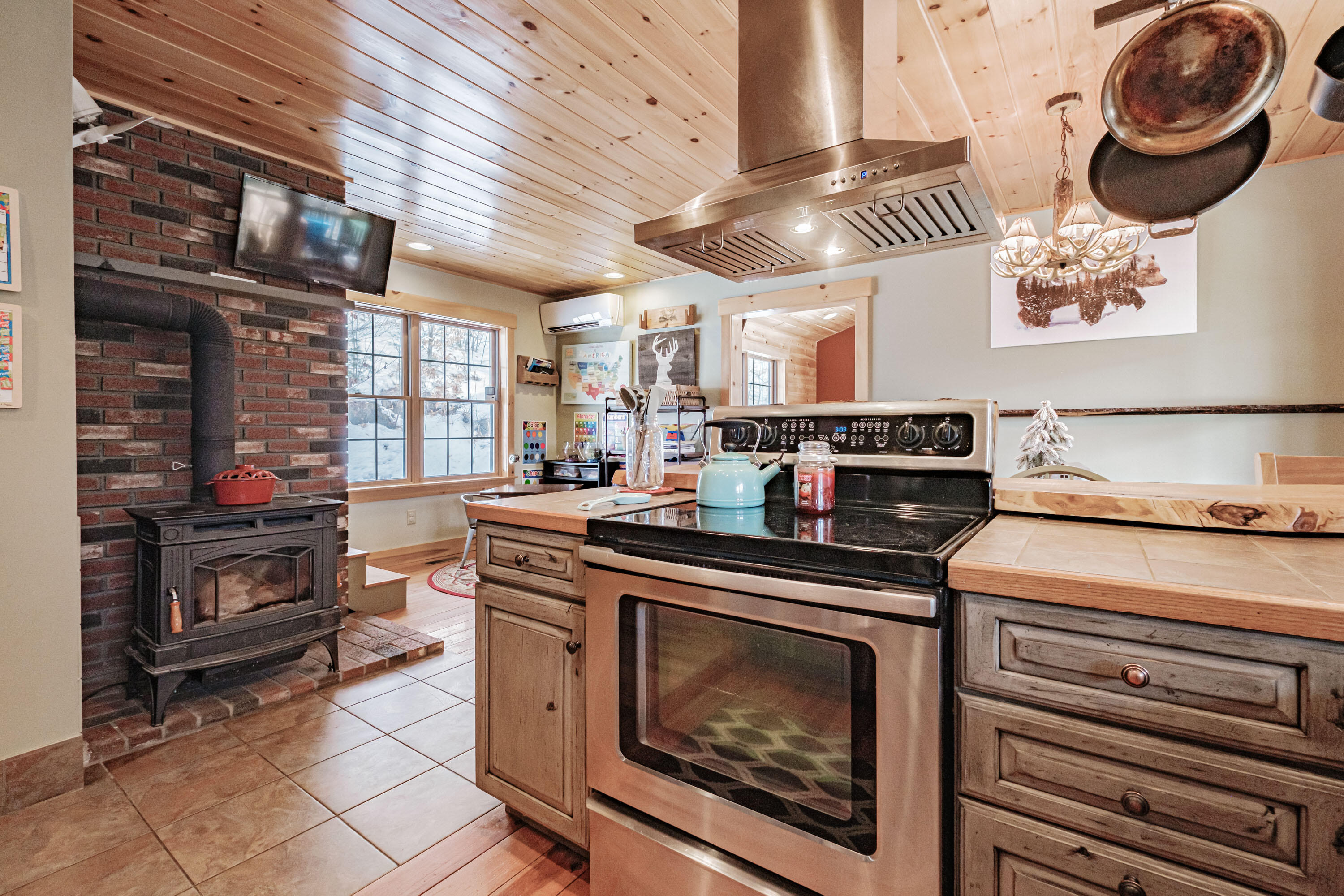 6 Gordon Avenue, Rumford, ME, 04276-4041