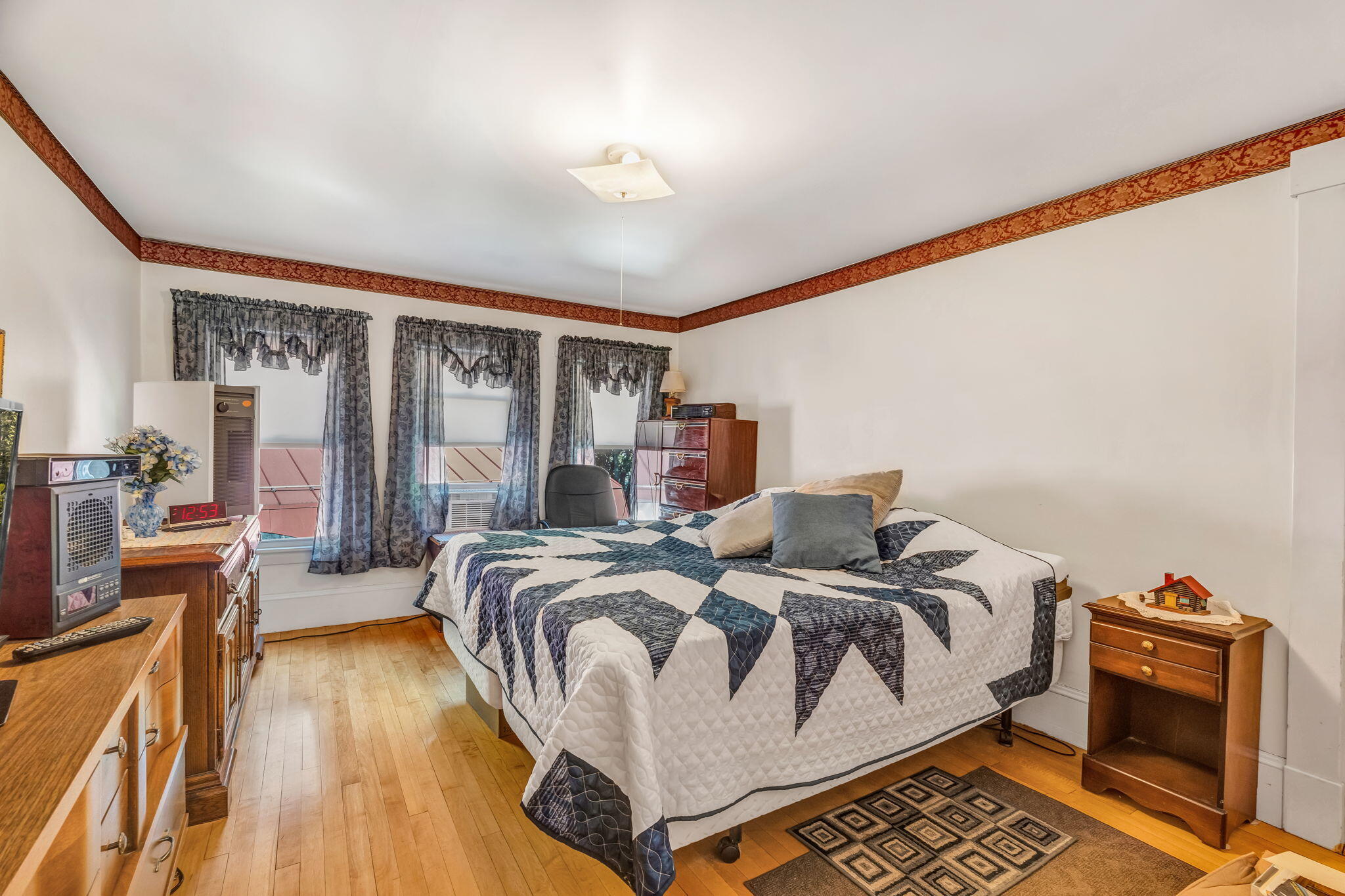 28 Main Street Hill, Dexter, ME, 04930