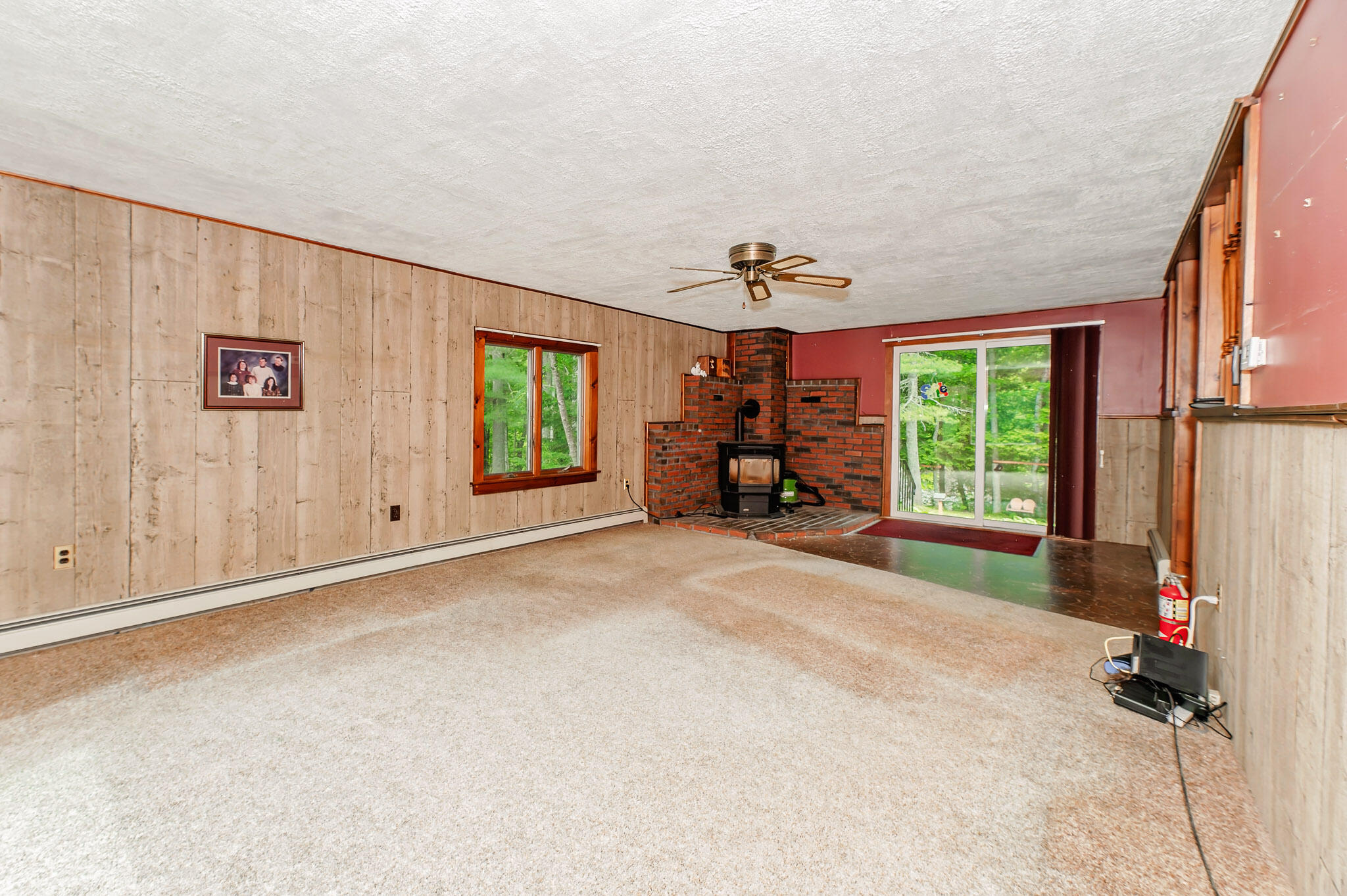 1574 Roxbury Road, Roxbury, ME 04275 Spacious Living Room