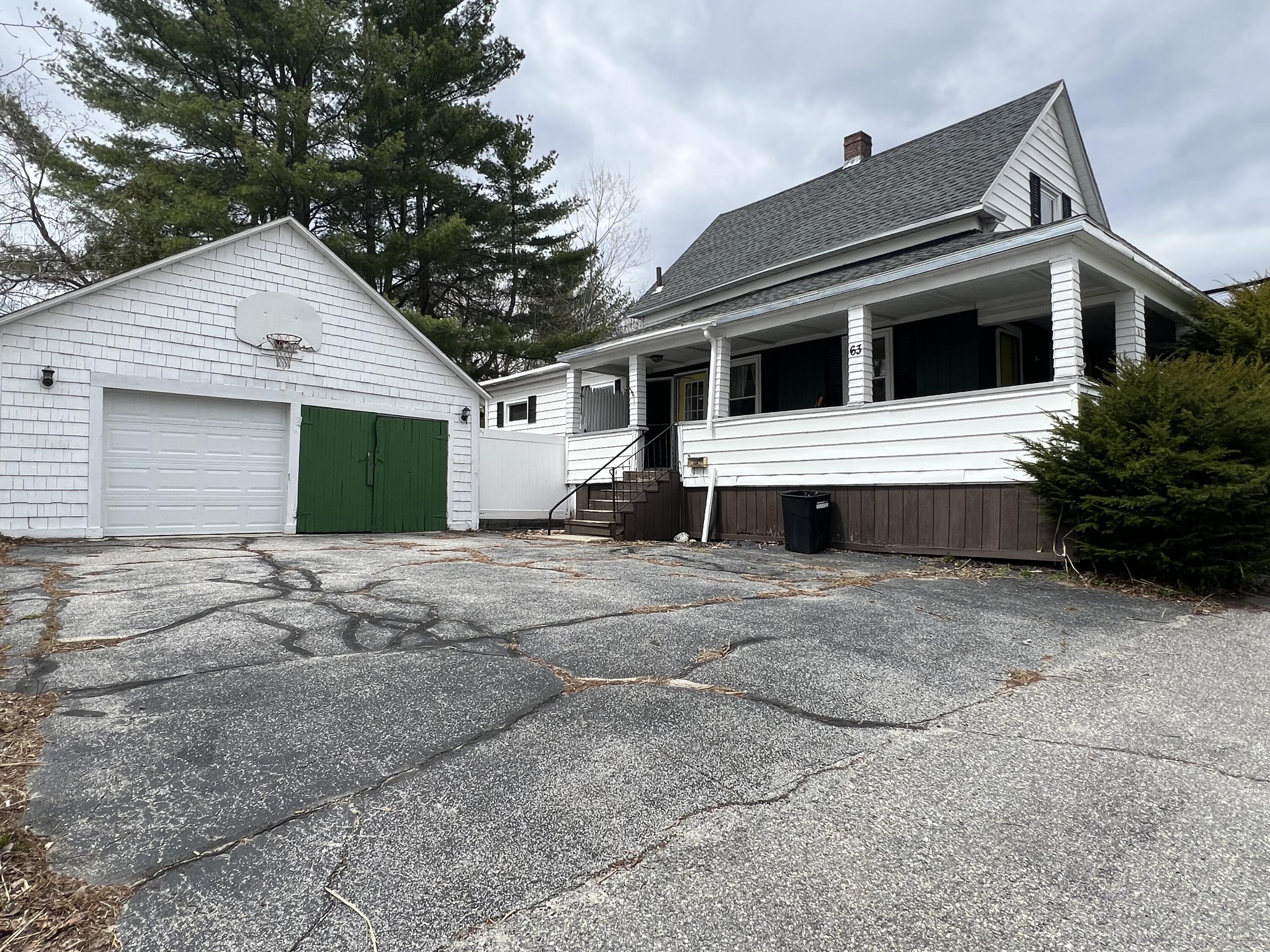 49 W Broadway, Lincoln, ME, 04457