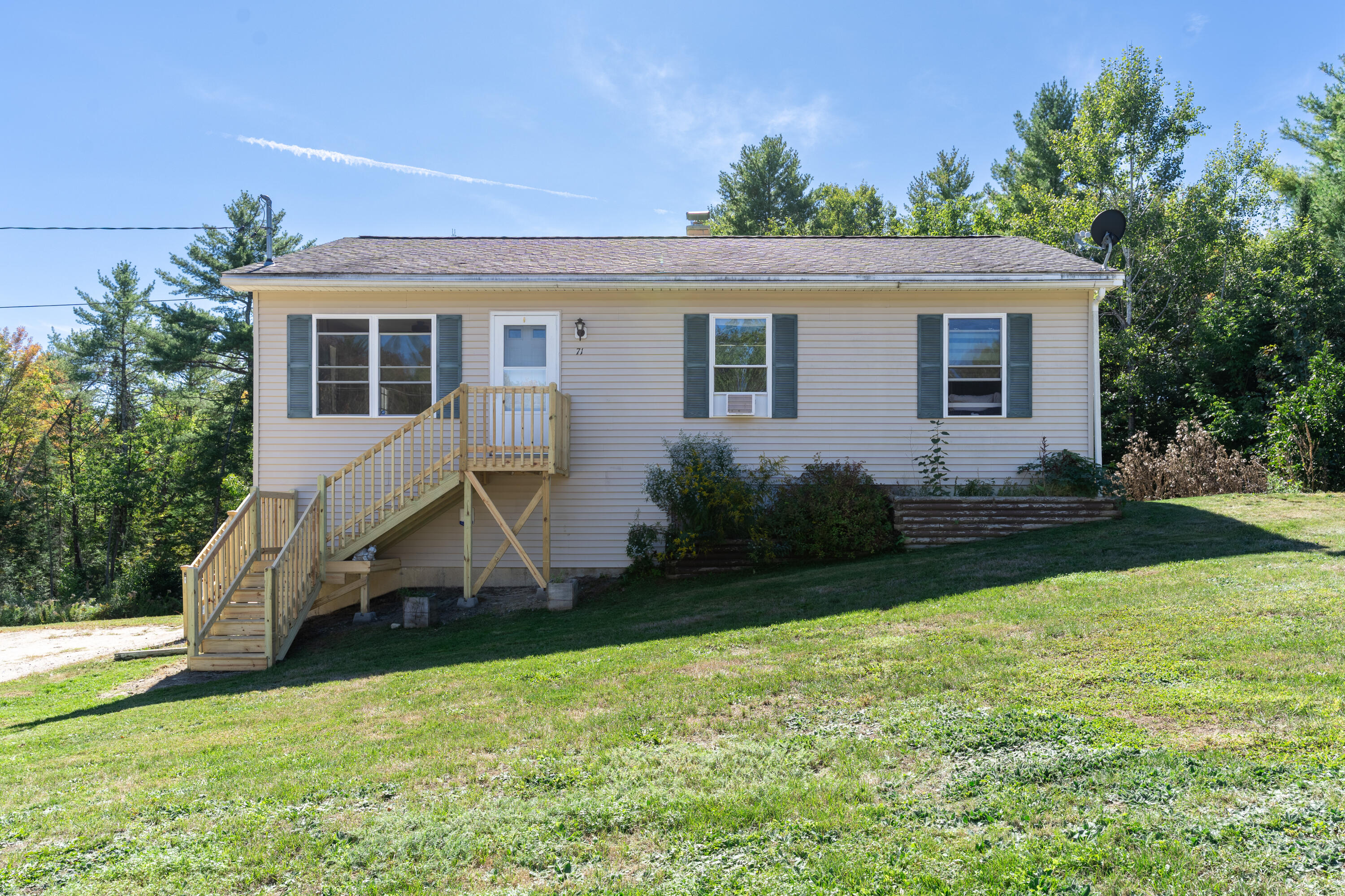 Photo of 71 Bowdoinham Road Lisbon ME 04252