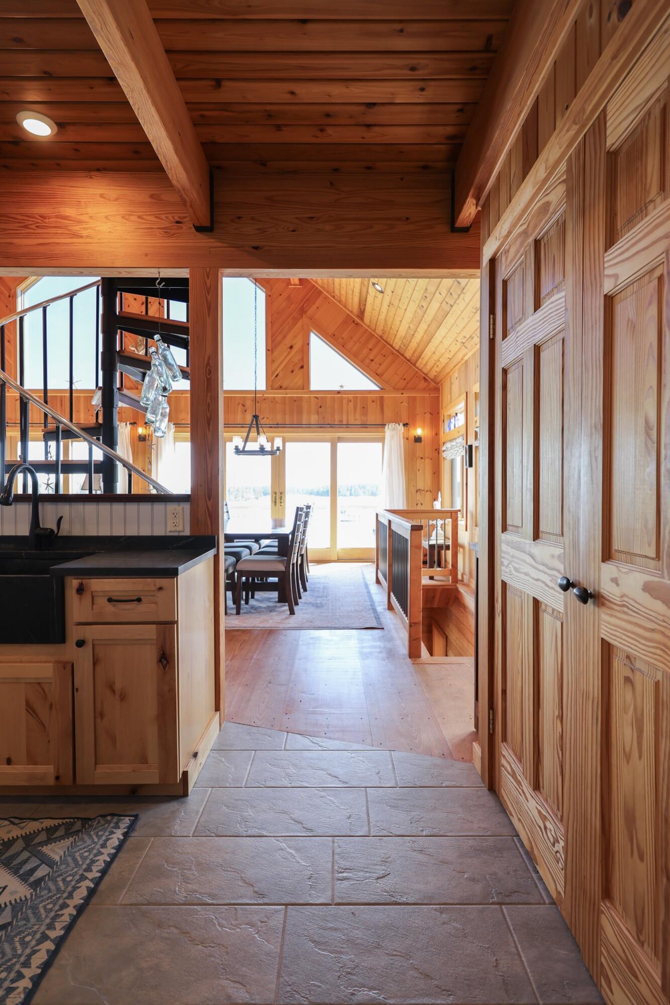 28 City Point Road, Vinalhaven, ME, 04863