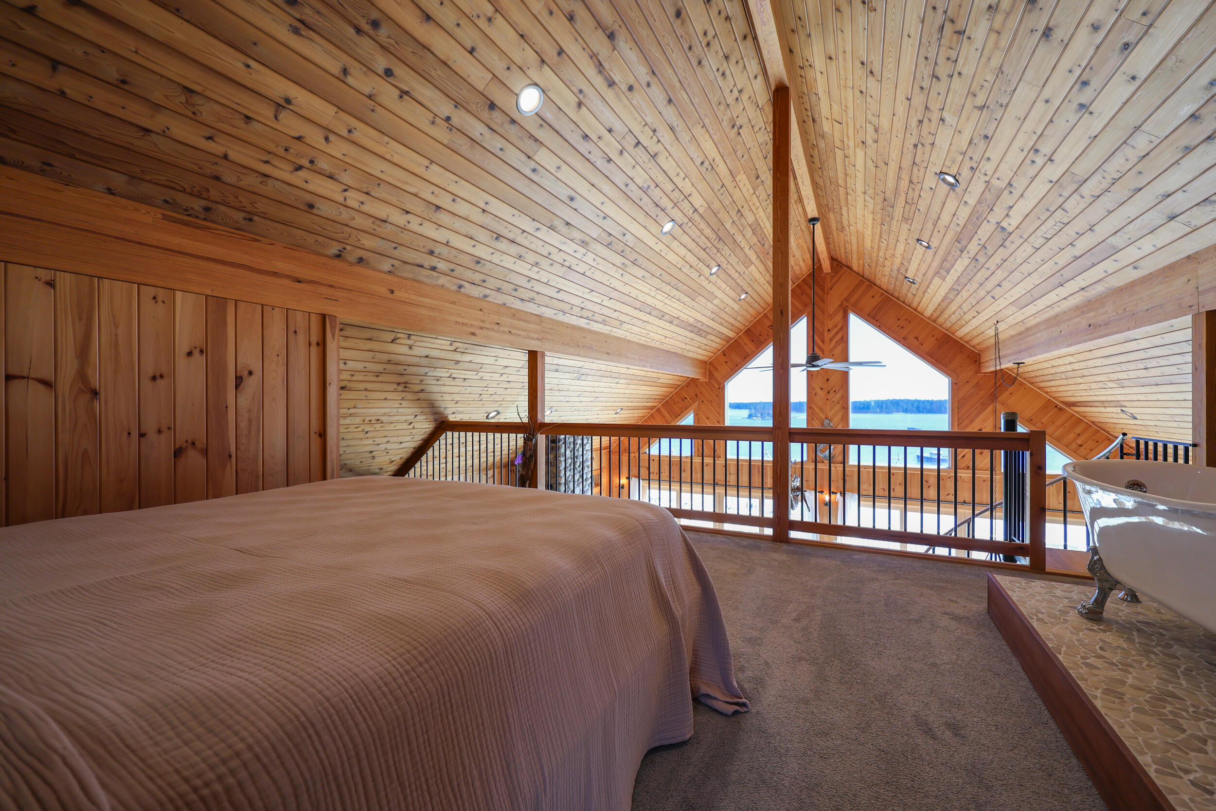 28 City Point Road, Vinalhaven, ME, 04863