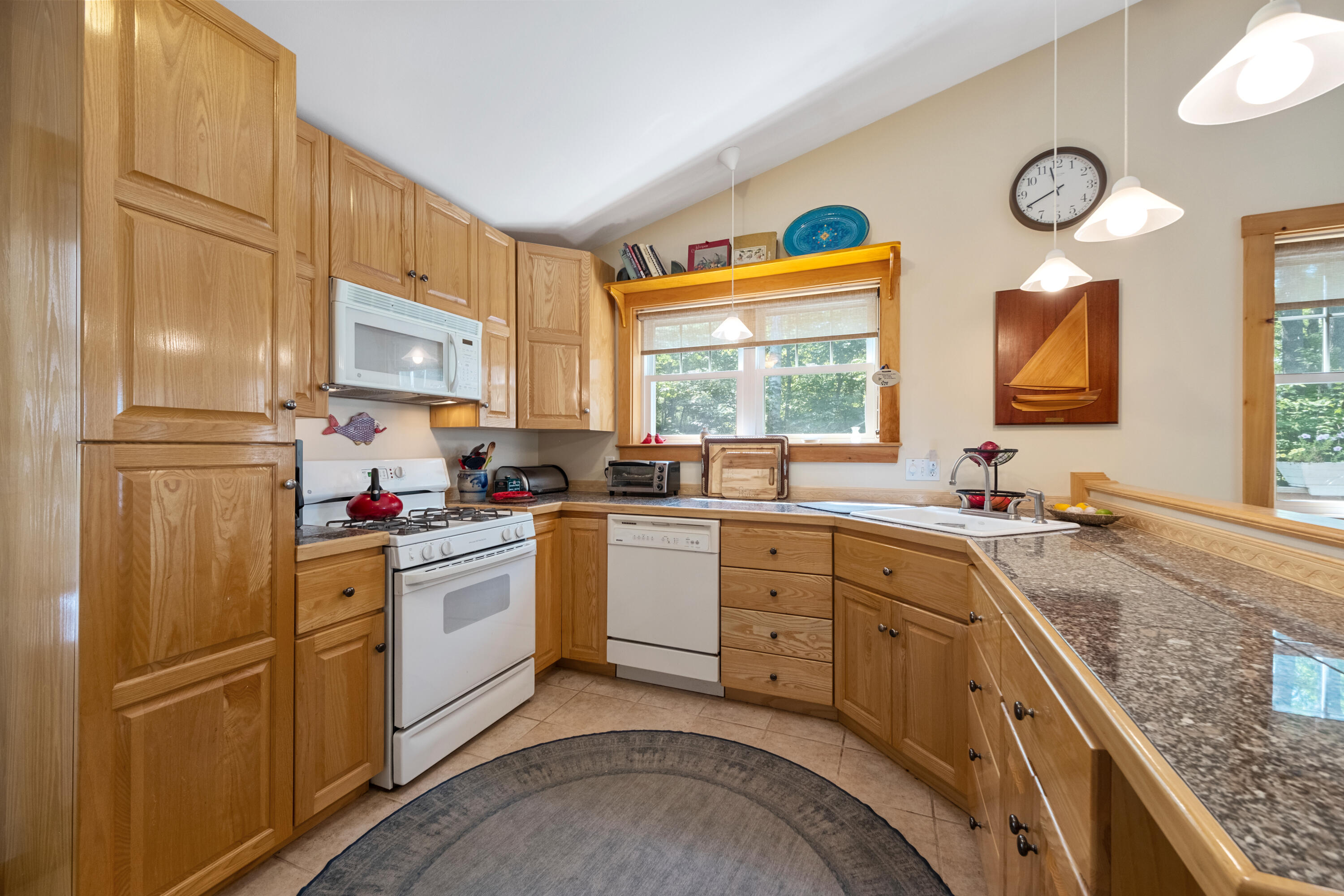 33 Rockinghorse Lane, Saint George, ME, 04859