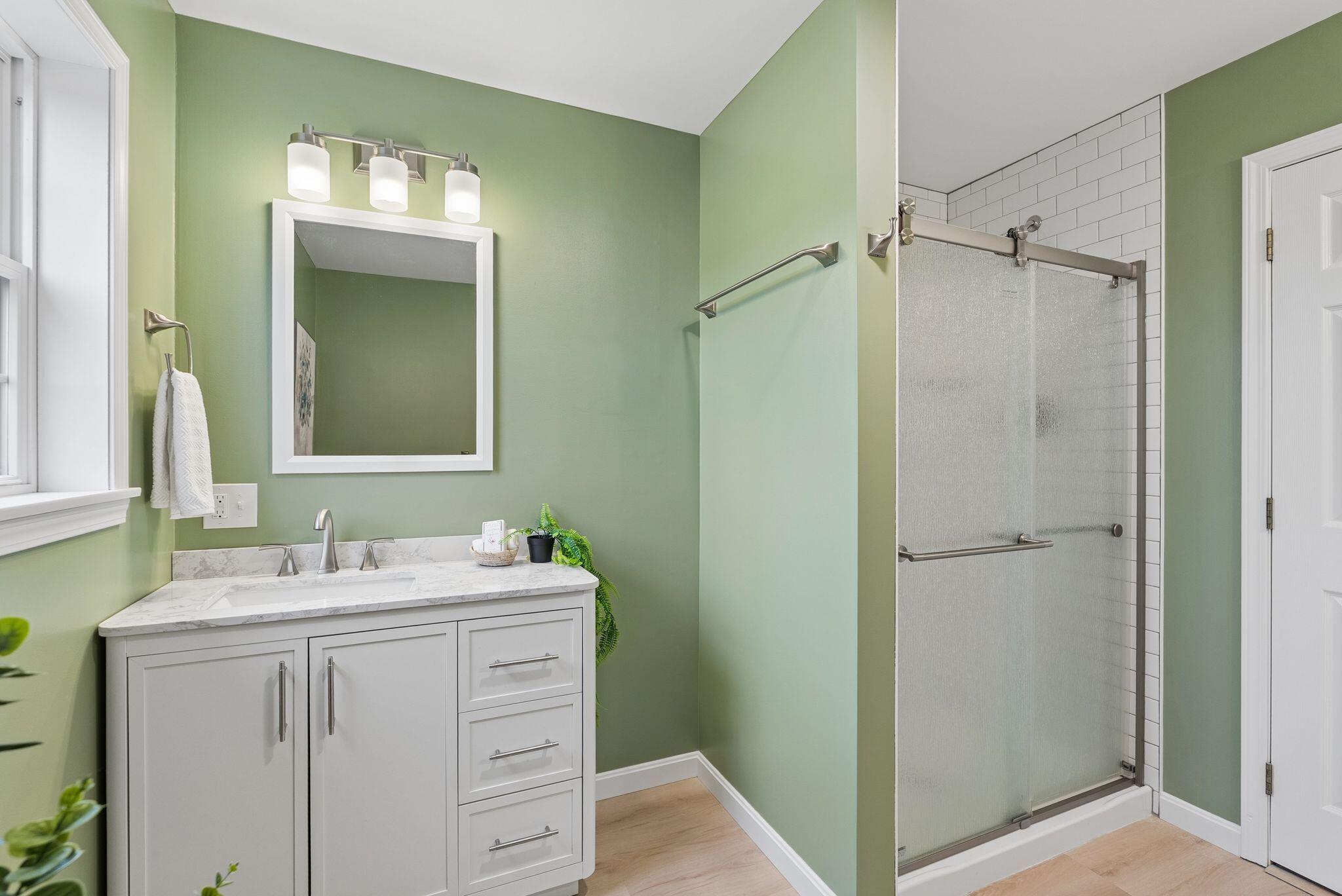 31 Murray Drive, Buxton, ME 04093 31 Murray Dr