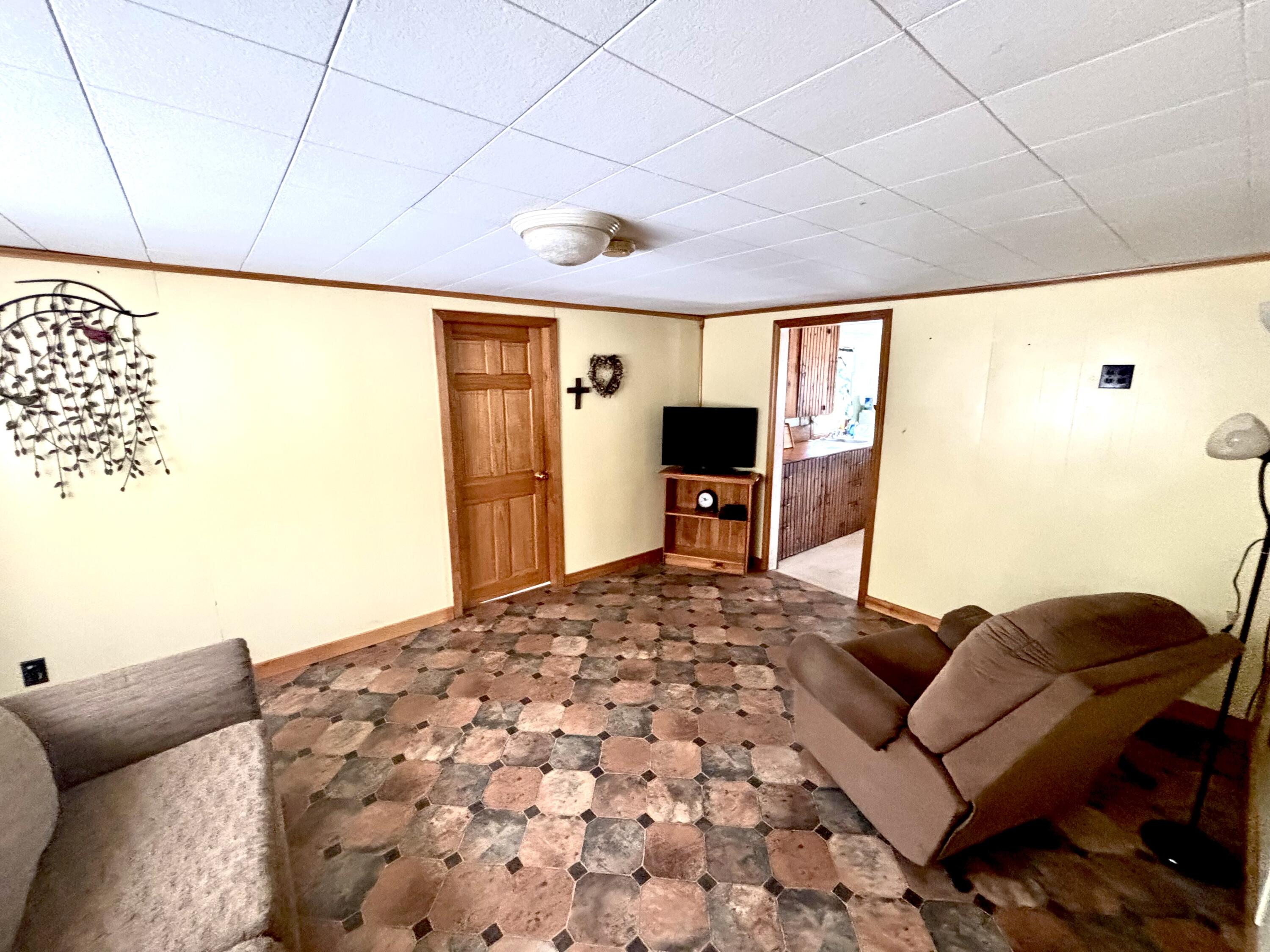 6 Horseshoe Road, Medway, ME, 04460