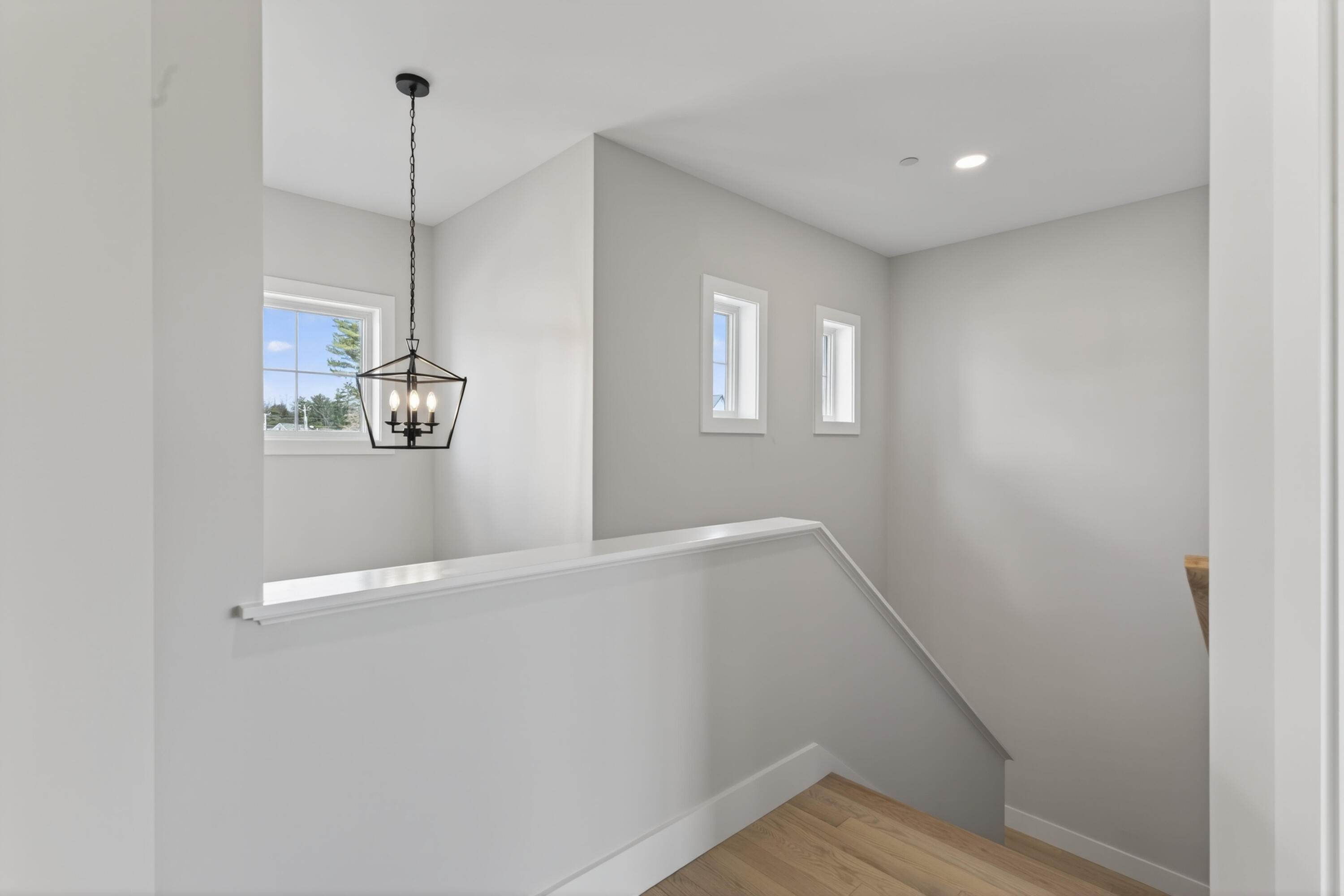 163 Owl's Nest Road, Portland, ME 04102 Open staircase, 9' ceilings also on the 2nd floor
