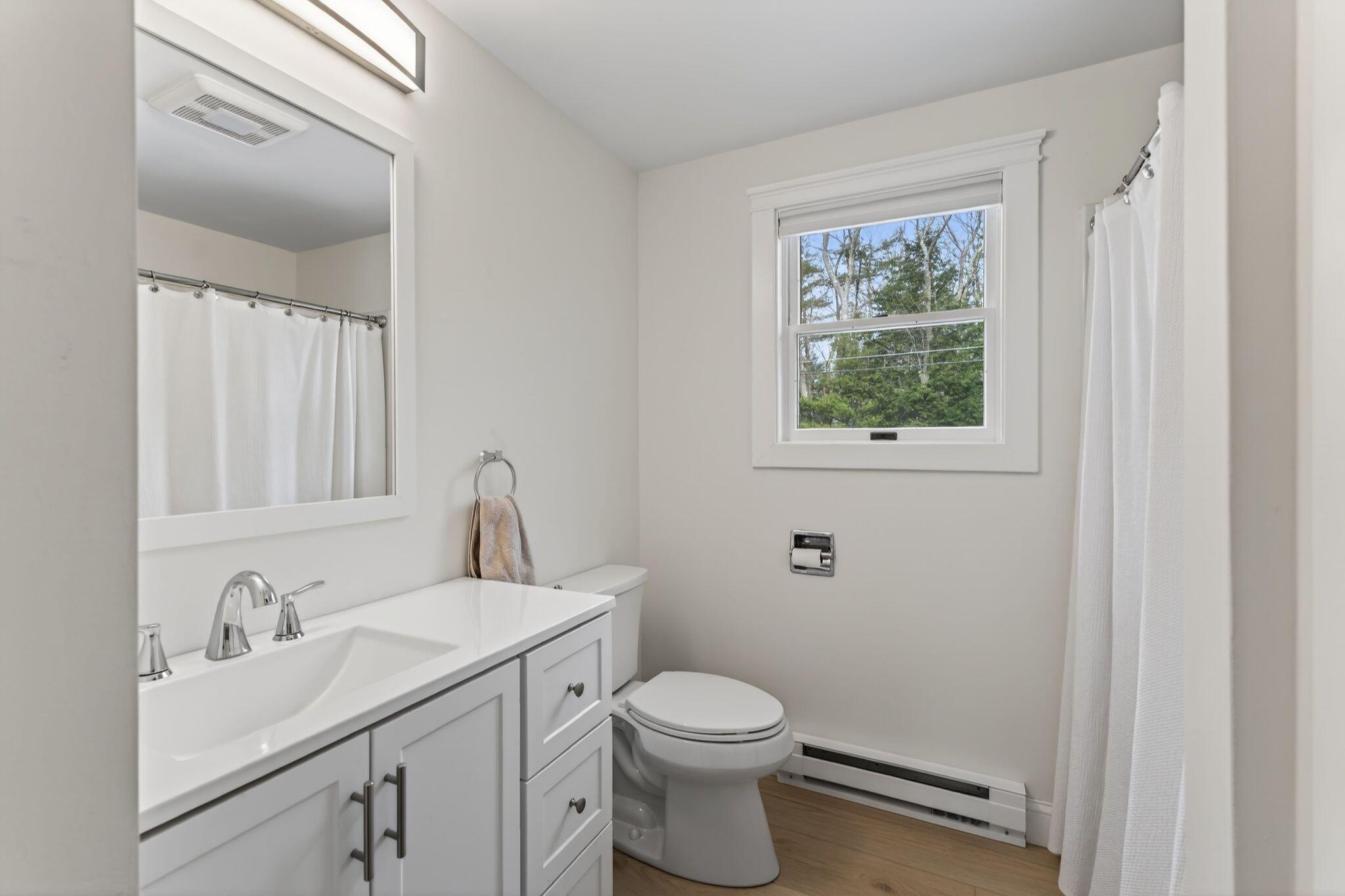 95 Baston Road, North Yarmouth, ME 04097 Full Bathroom