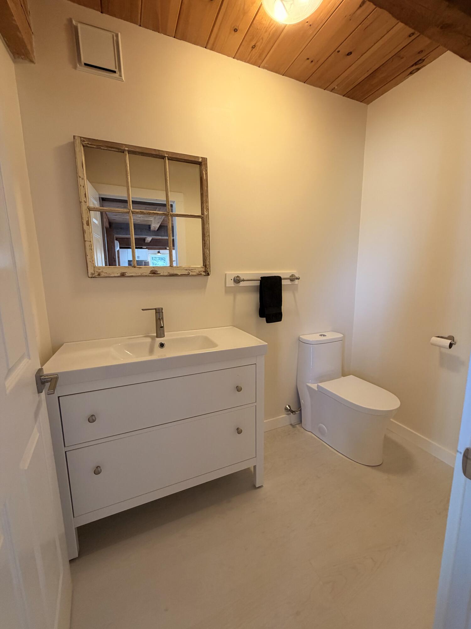 98 Bagaduce Lane, Sedgwick, ME 04676 First floor half bath