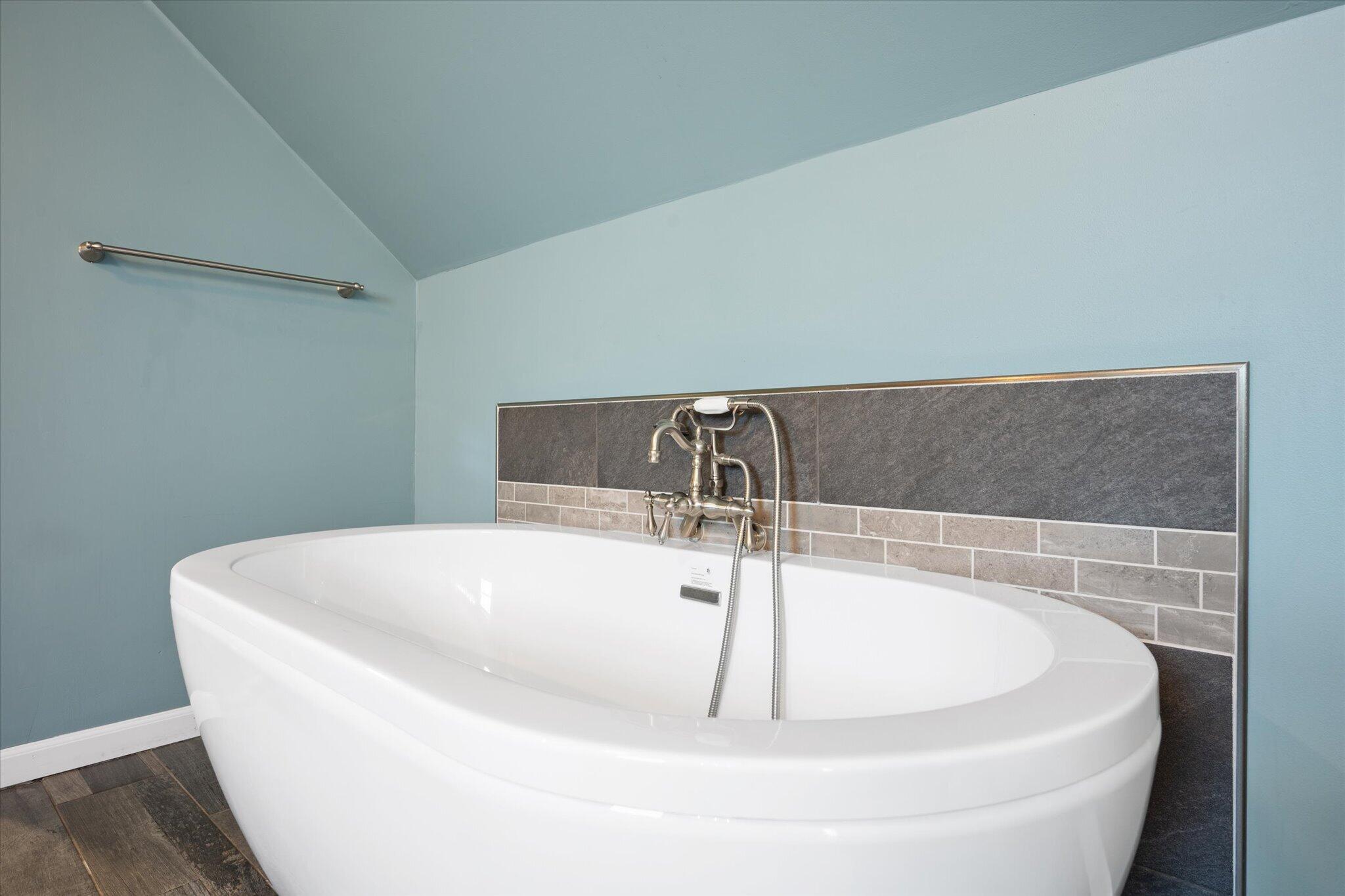 130 Miller Road, Hampden, ME, 04444