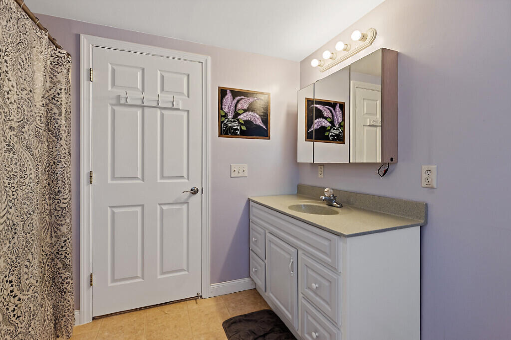 33 Belfast Augusta Road E, Searsmont, ME, 04973